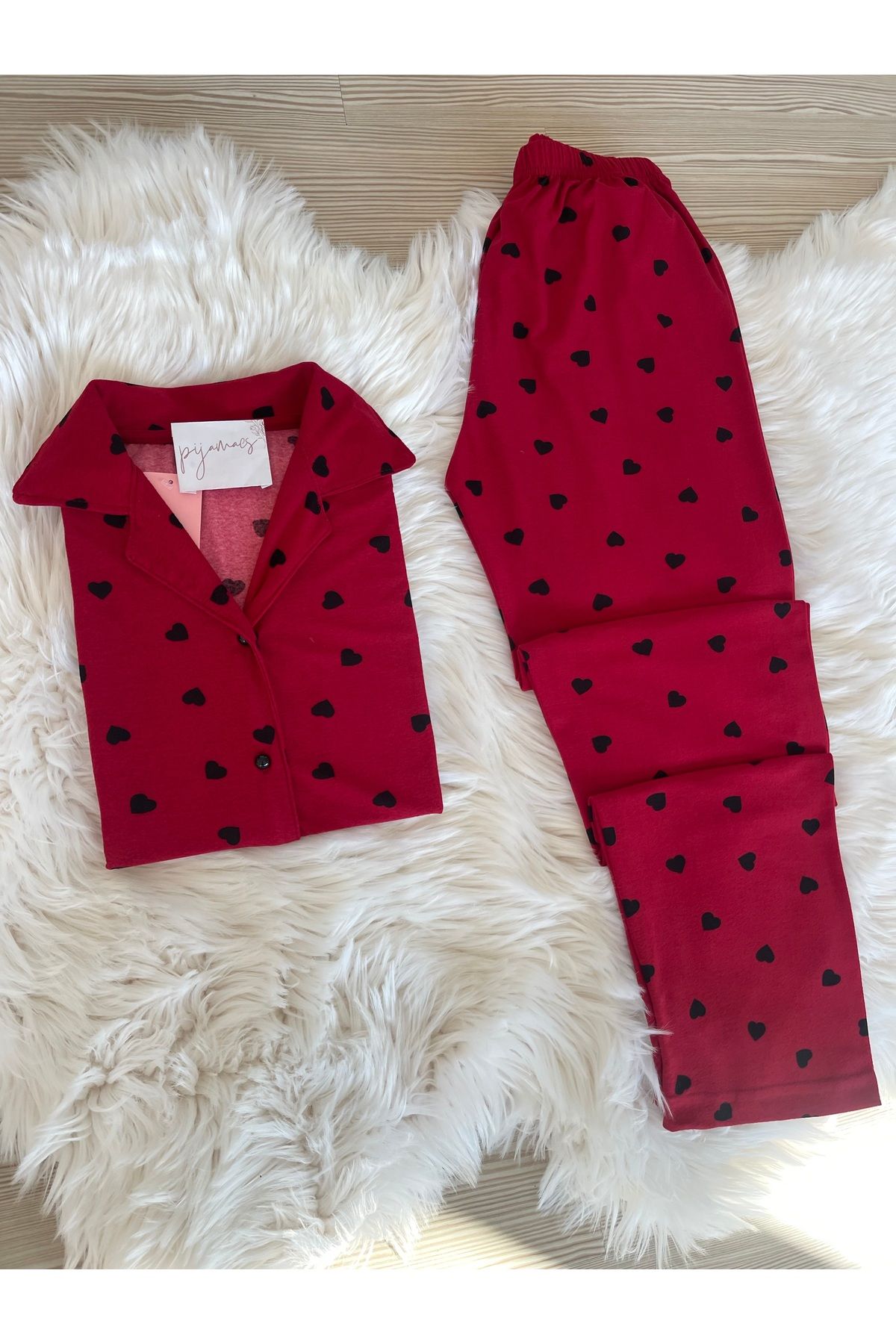 Pijamacs-Black Heart Patterned Suede Shirt Collar Long Sleeve Pajama Set on Red 2