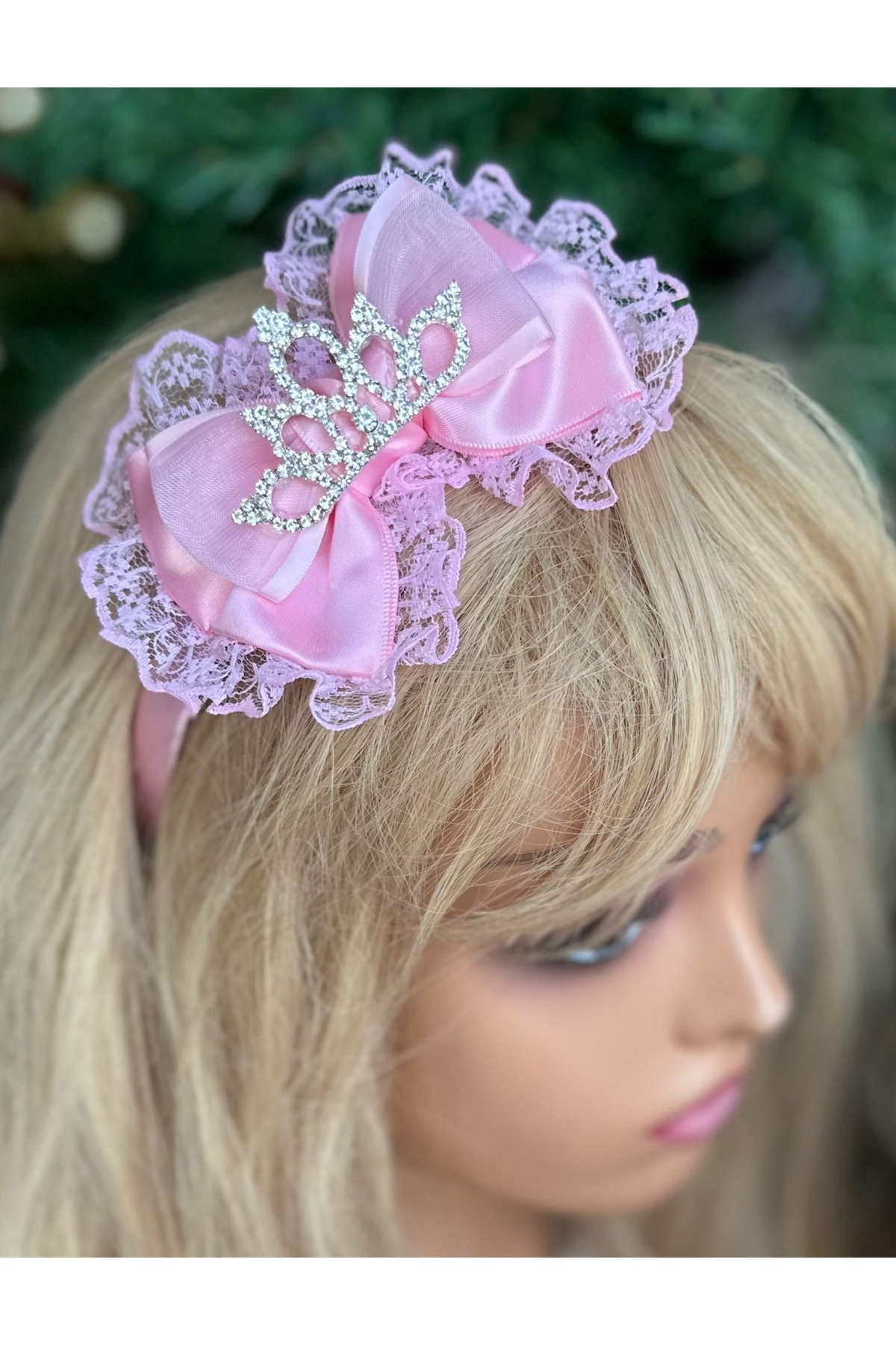 QUEEN AKSESUAR Lüks tasarım kristal prenses taş broşlu anne bebek lohusa taç saç bandana terliği set pembe terlik fotoğrafı 6 (önizleme)