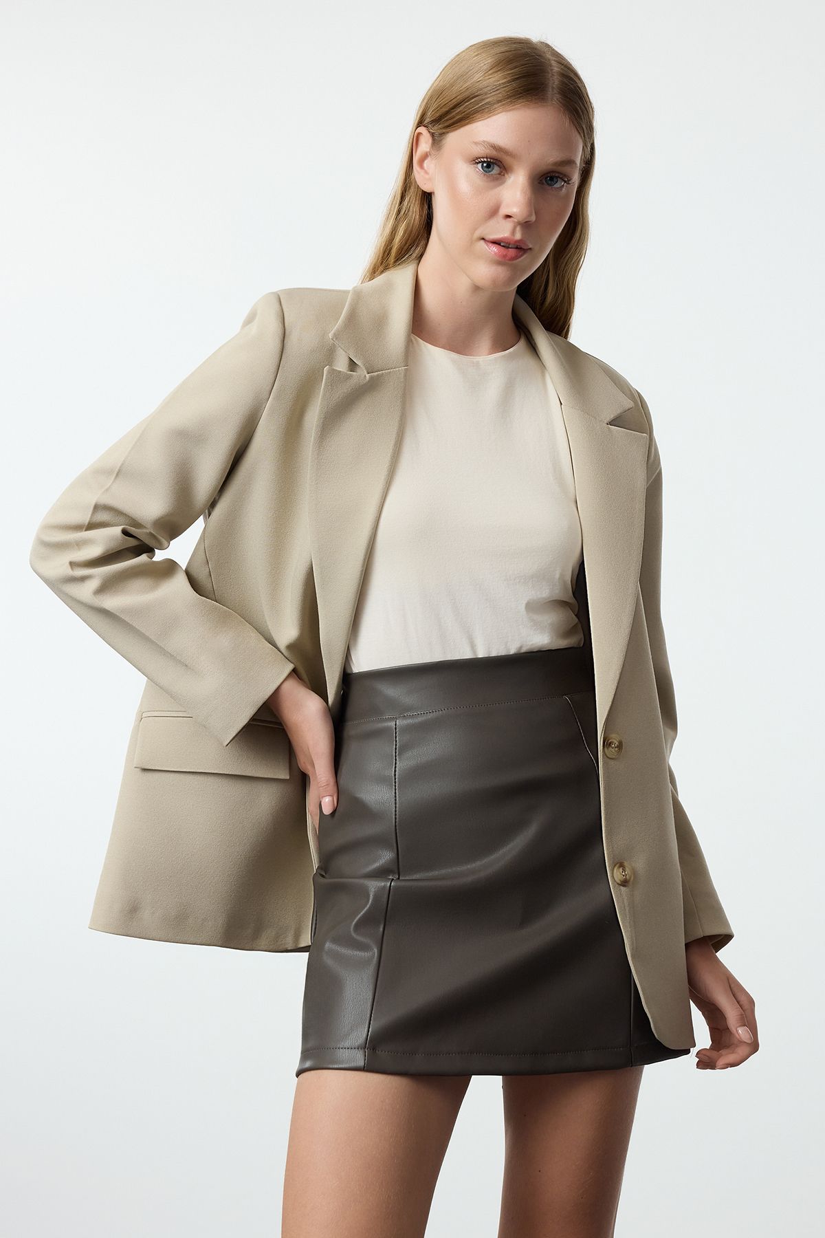 Trendyol Collection Spódnica Ze Sztucznej Skóry W Kolorze Khaki Z Wysokim Stanem - Kobieta - XS