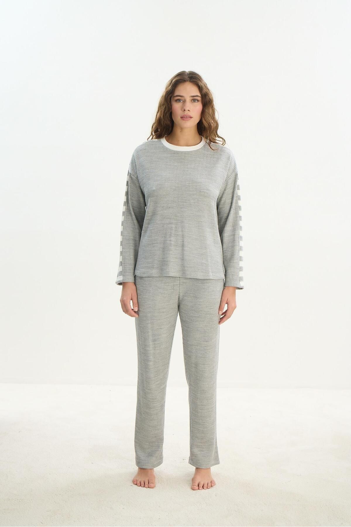 Sevim-Women's Long Sleeve Gray Mlelange 100% Acrylic Pajamas Set C9T0N1O61 3