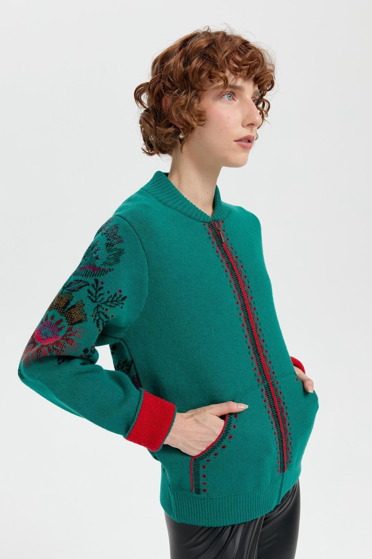 Desen Triko-Women's Prevailing Collar Back and Sleeve Flower Patterned Wool Jacket 5