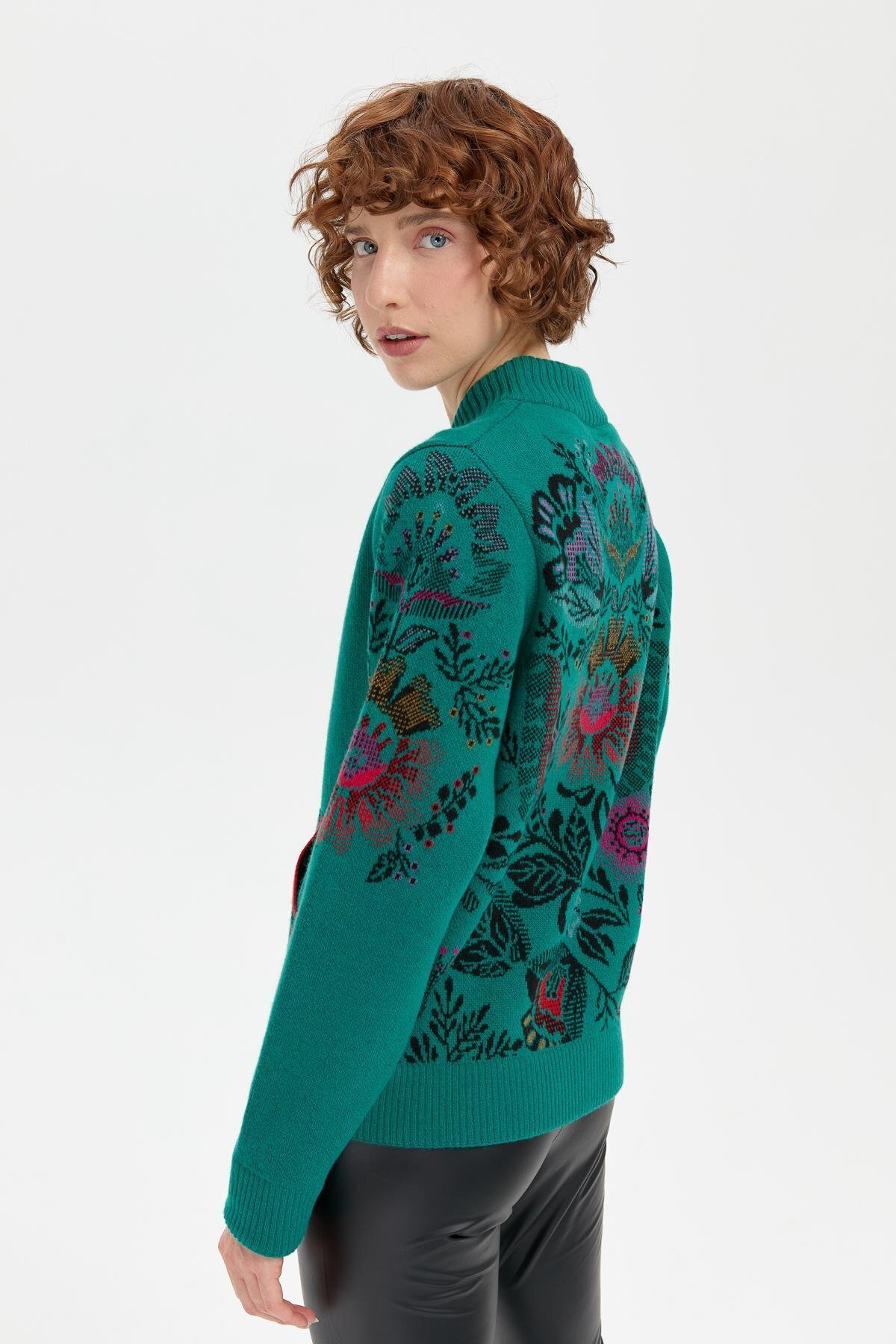 Desen Triko-Women's Prevailing Collar Back and Sleeve Flower Patterned Wool Jacket 2