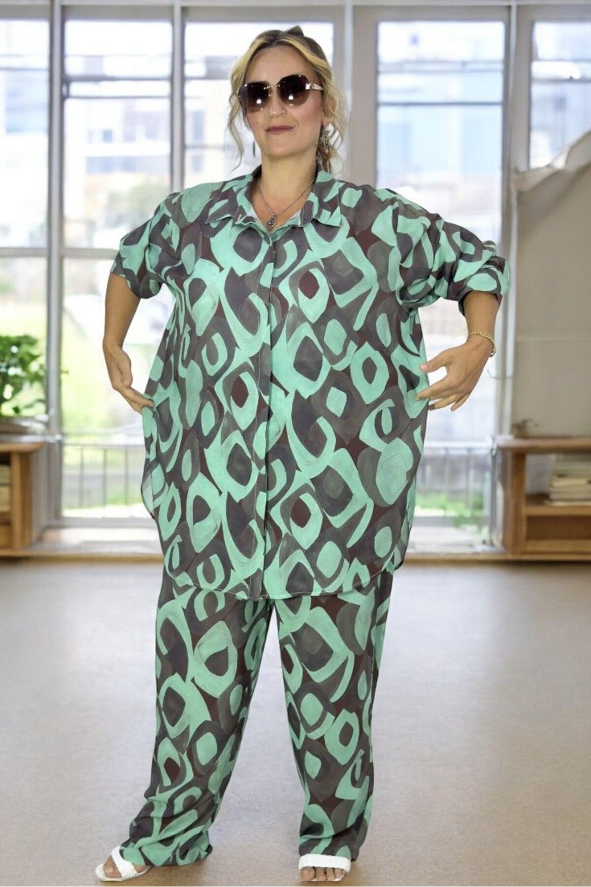 yagmurberen-Plus Size Patterned Cotton-Viscose Set - Buttoned Jacket and Elastic Waist Pants 1