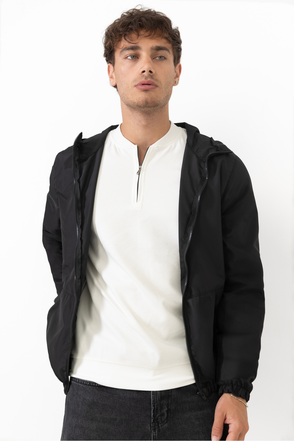 Montland  Erkek Siyah Kapüşonlu Su ve Rüzgar Geçirmez Cepli İçi Astarlı Oversize Yağmurluk - Görsel 2