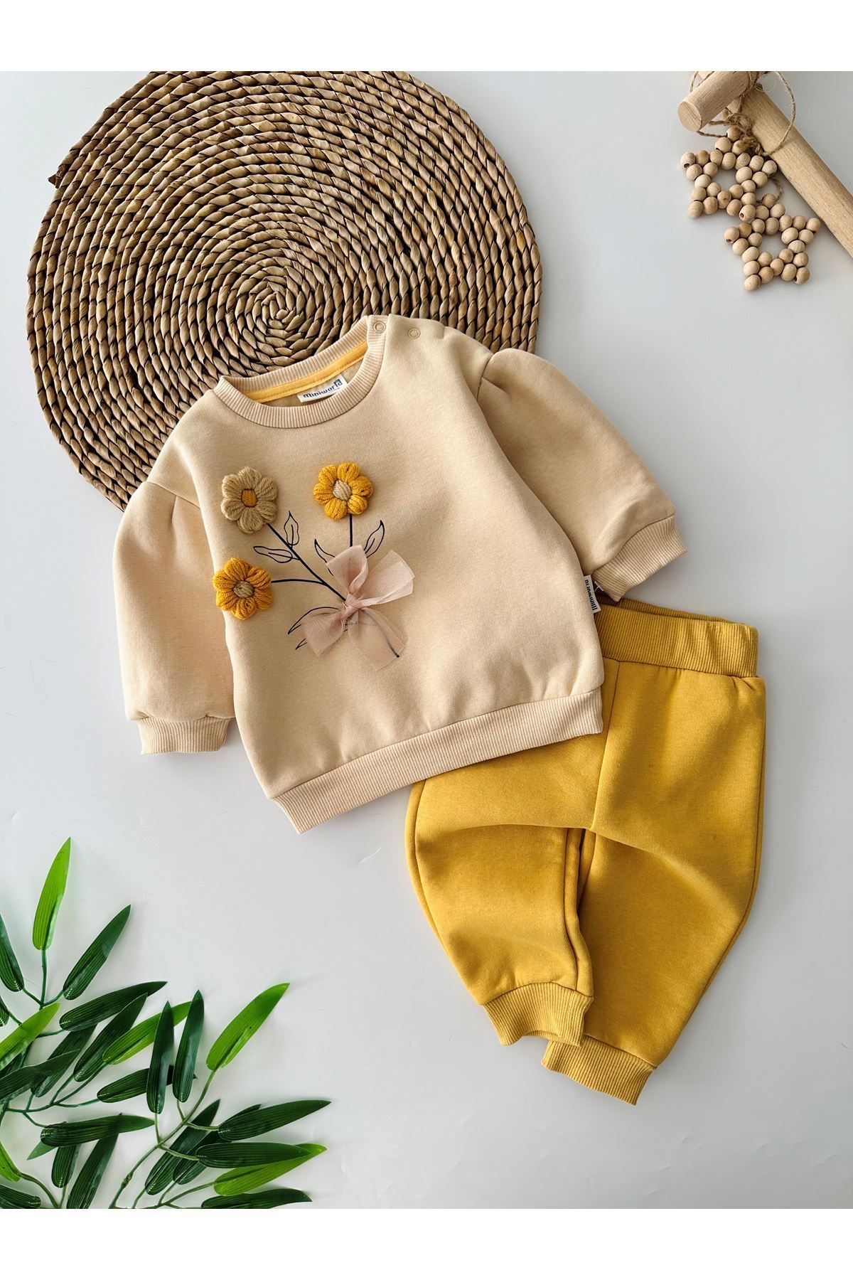 Minigimin Cicileri-My Little Daisy Knitted Floral 2-Piece Set for Yellow Baby Girl 1