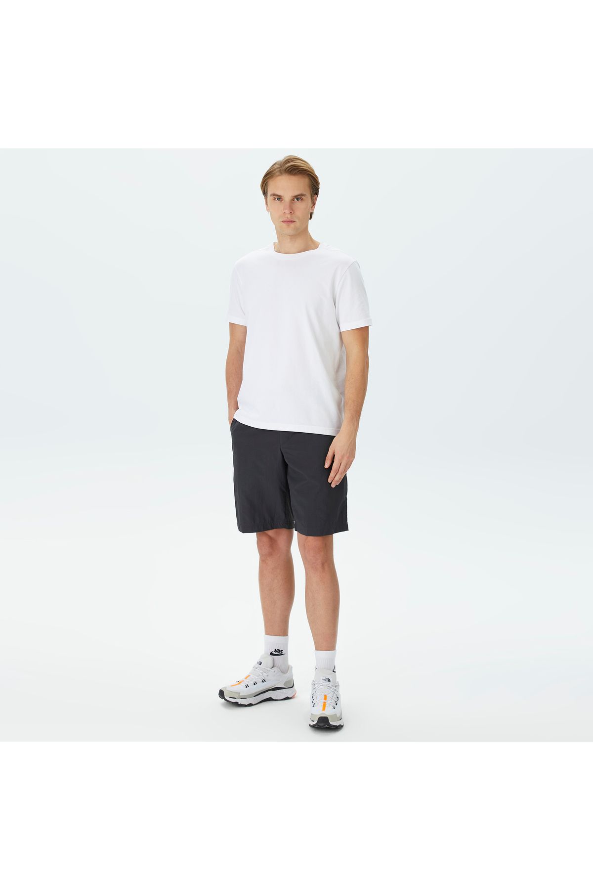 شورت ورزشی مشکی مردانه های سیاه در فضای باز North Facetanken The North Face