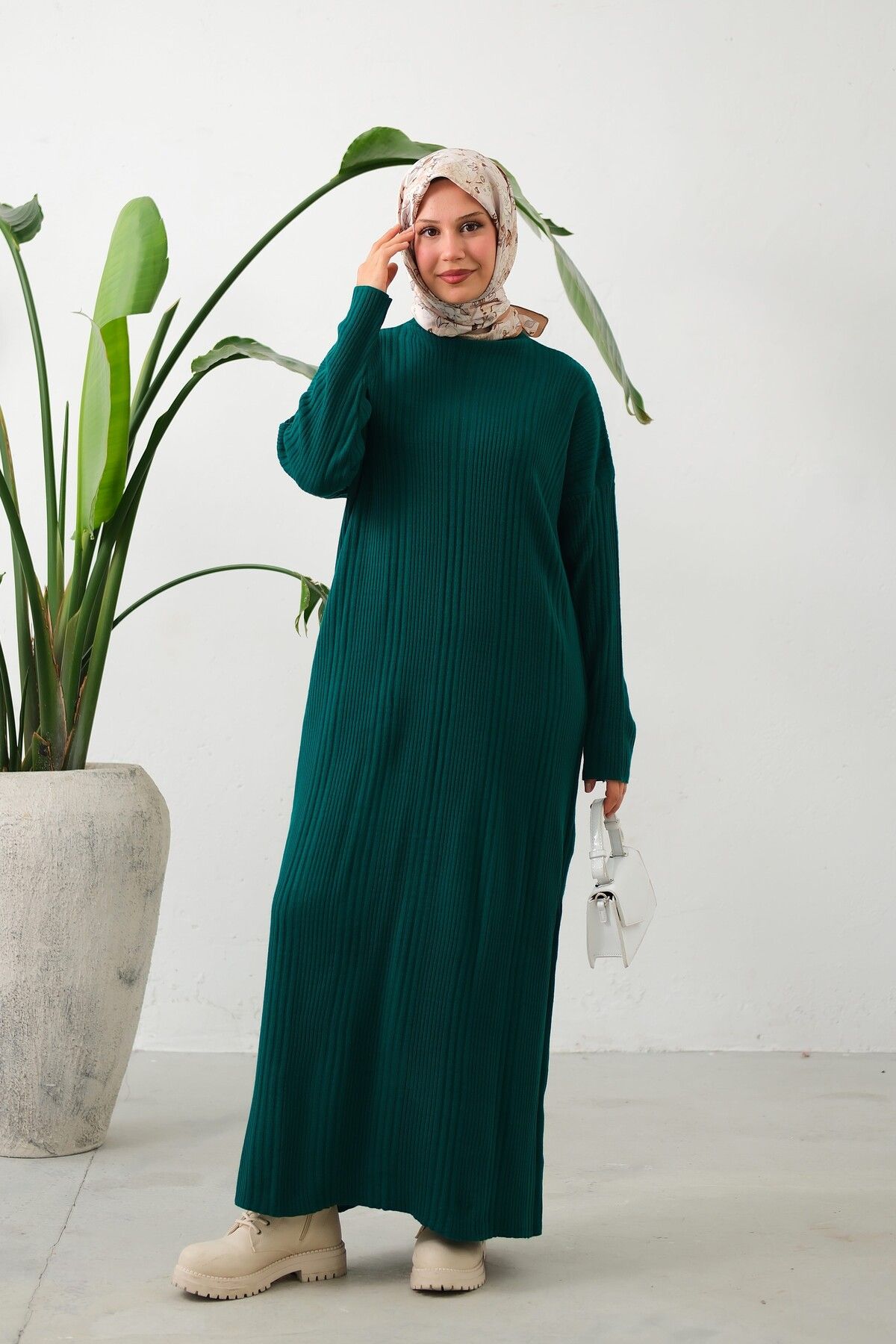 complete the look image
