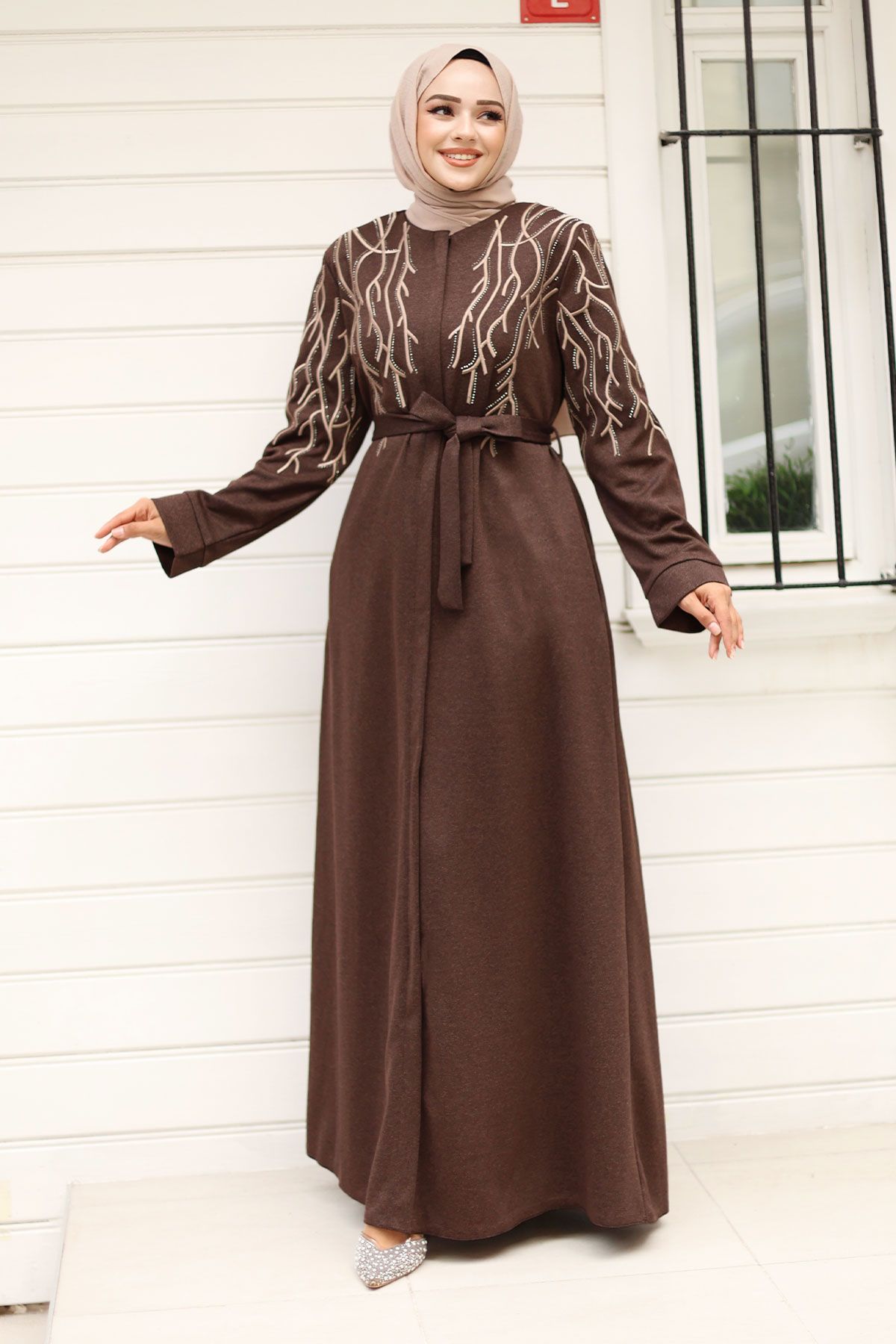 Tesettür Dünyası-Tsd 240927   Model Brown Hijab Ferace - Branch Pattern and Belted 1