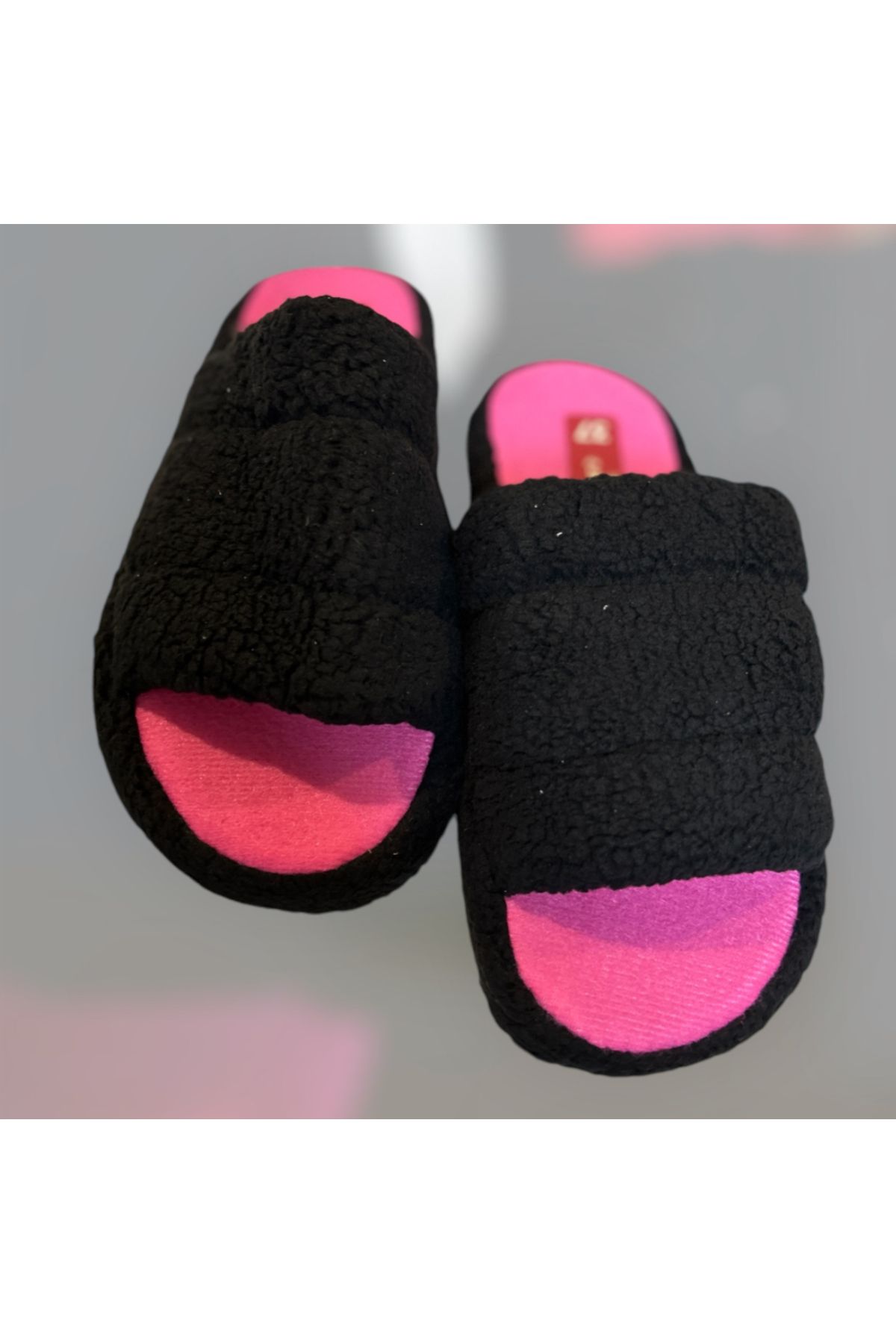 Lion-Winter Open Front Slippers 1