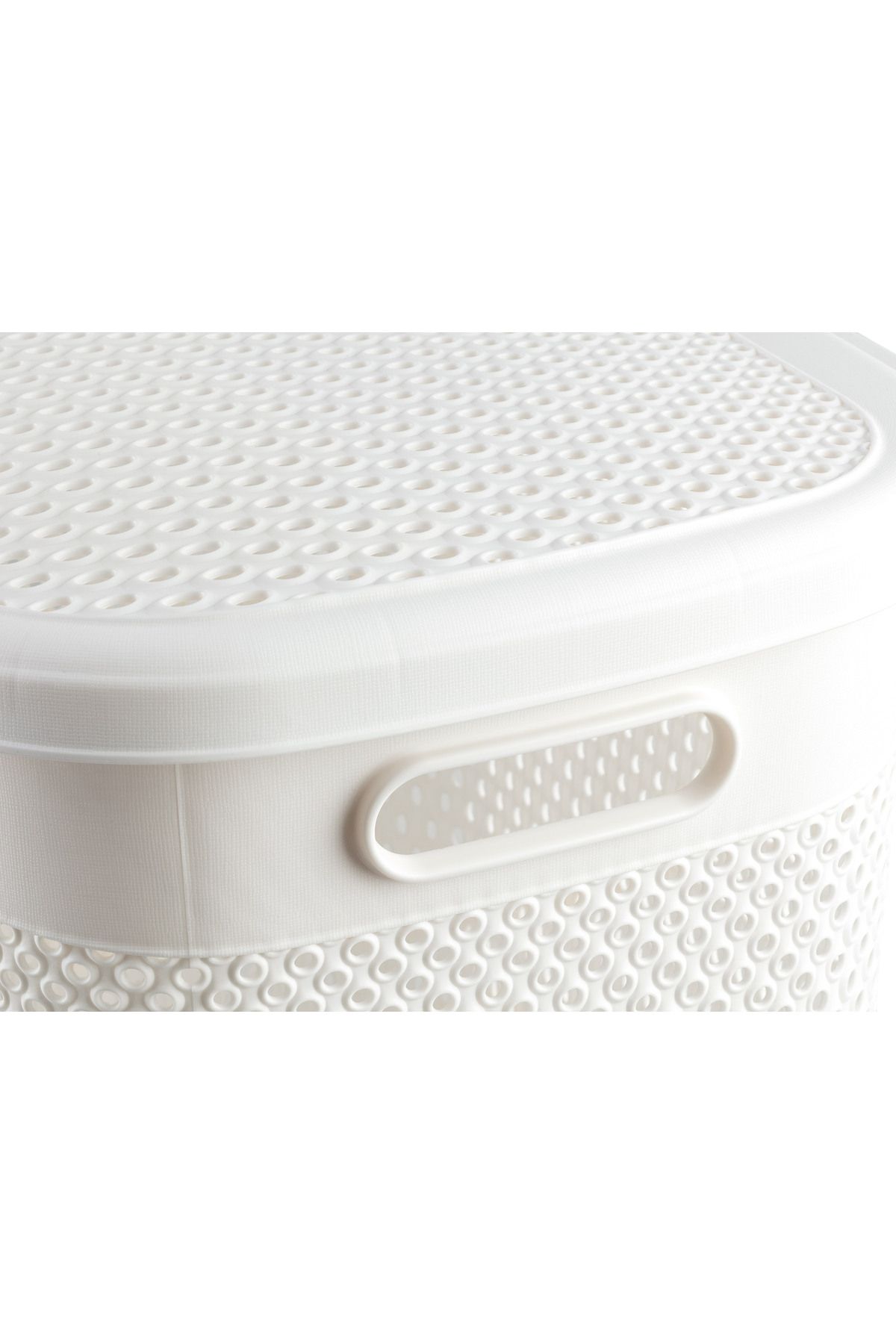 Madame Coco-Bellamy Laundry Set - with Basket 5