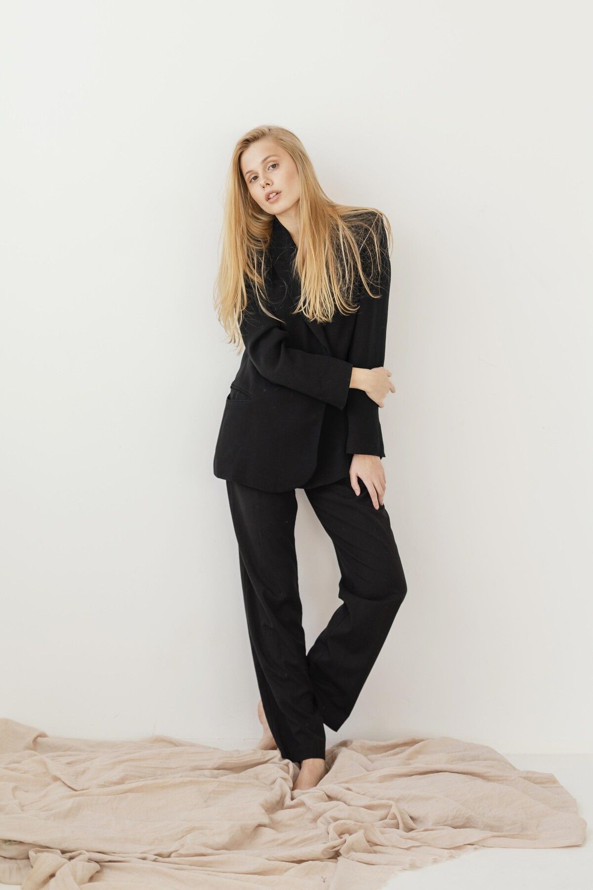 Saade-Black Snap Closure Blazer Jacket-Pants Woven Bottom-Top Suit 5