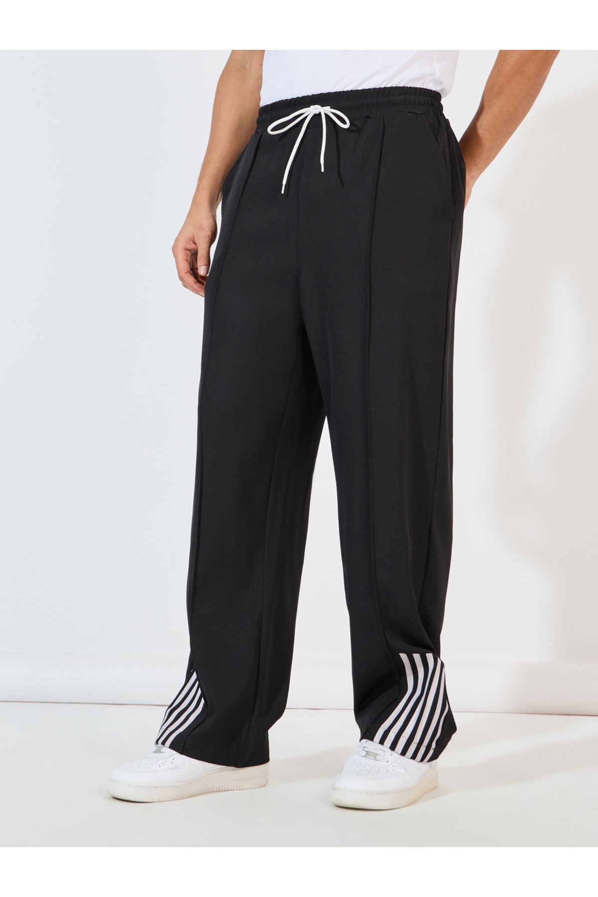 Styli-Oversized Stripe Hem Joggers 1