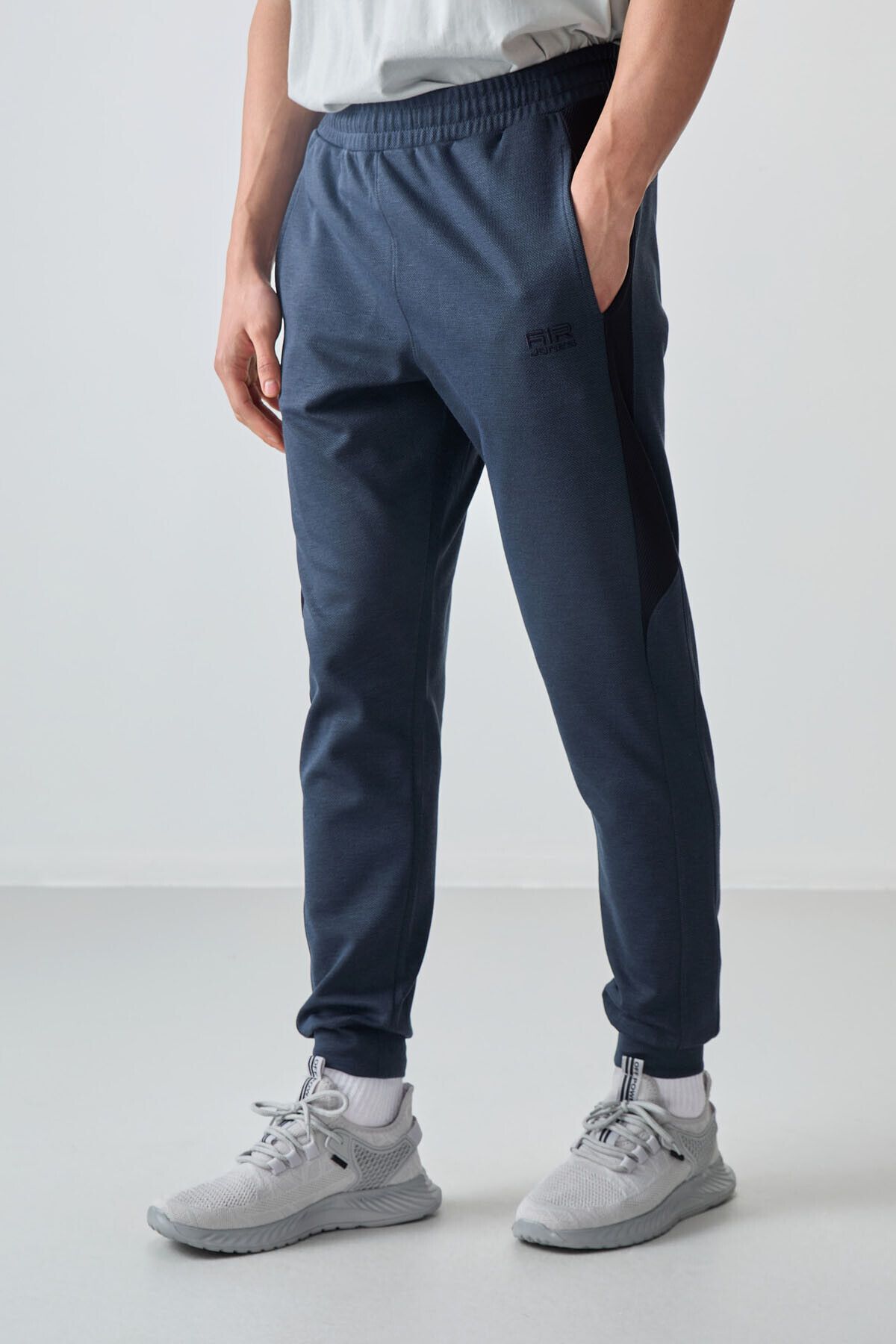 AIR JONES-Indigo Surface Textured Standard Fit Embroidered Men's Tracksuit Bottom - 82126 1