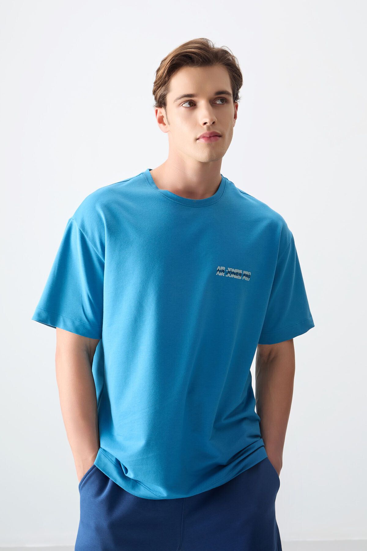 تی شرت مردانه نفتی آبی ضخیم و بافتی با بافتن متناسب طرح دار T SHIRT 88375 Air Jones