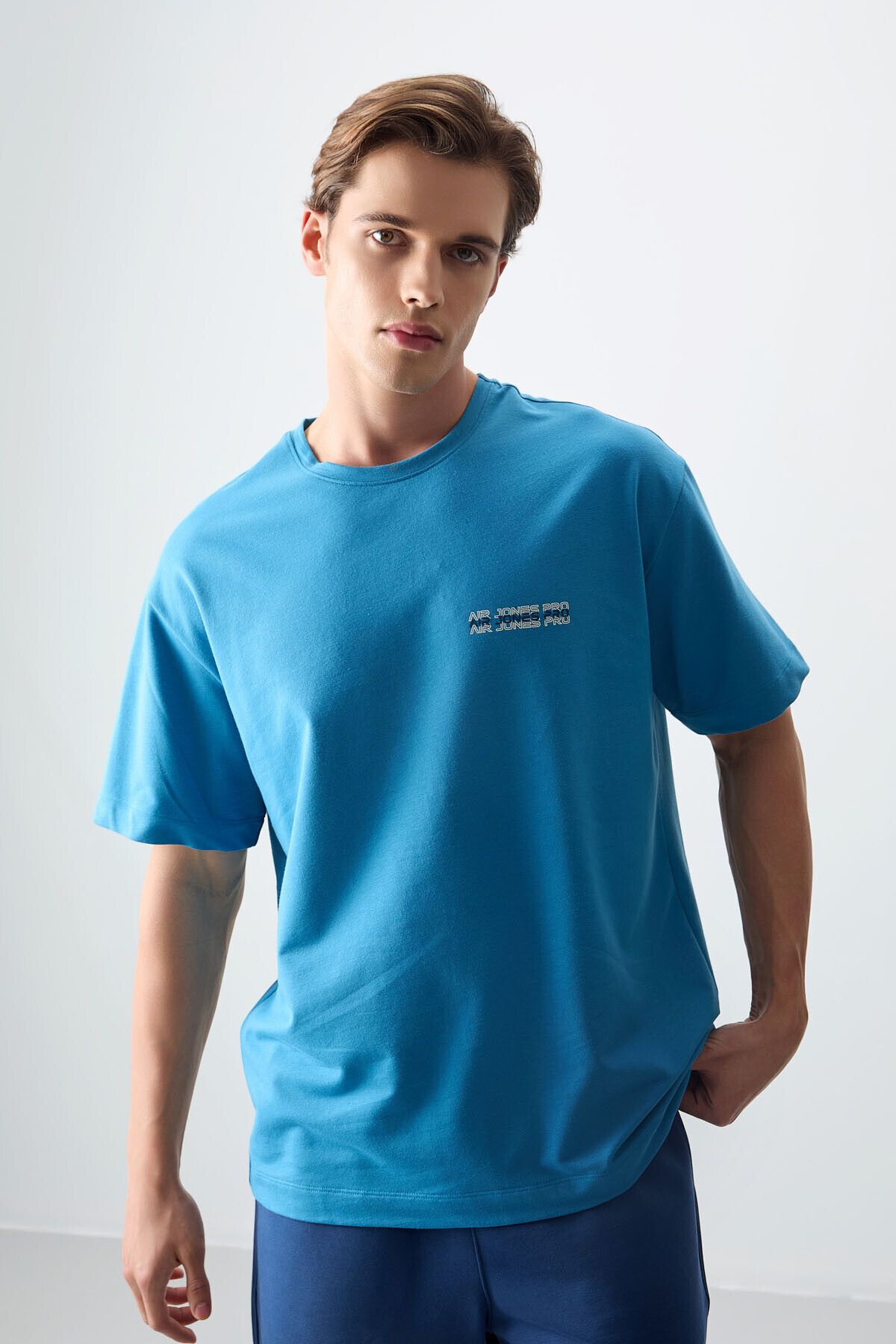 تی شرت مردانه نفتی آبی ضخیم و بافتی با بافتن متناسب طرح دار T SHIRT 88375 Air Jones