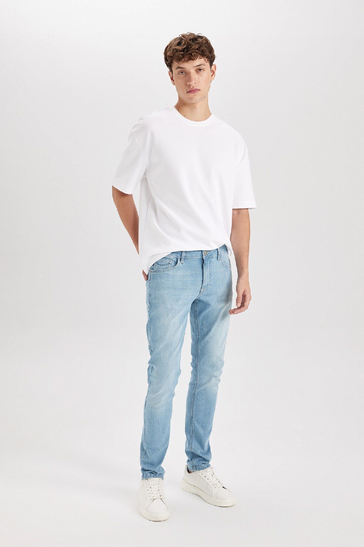 شلوار جین آبی مردانه CARLO SKINNY مناسب کمر نرم و باریک TRAM JEAN TROUSERS D0025AX24AU Defacto