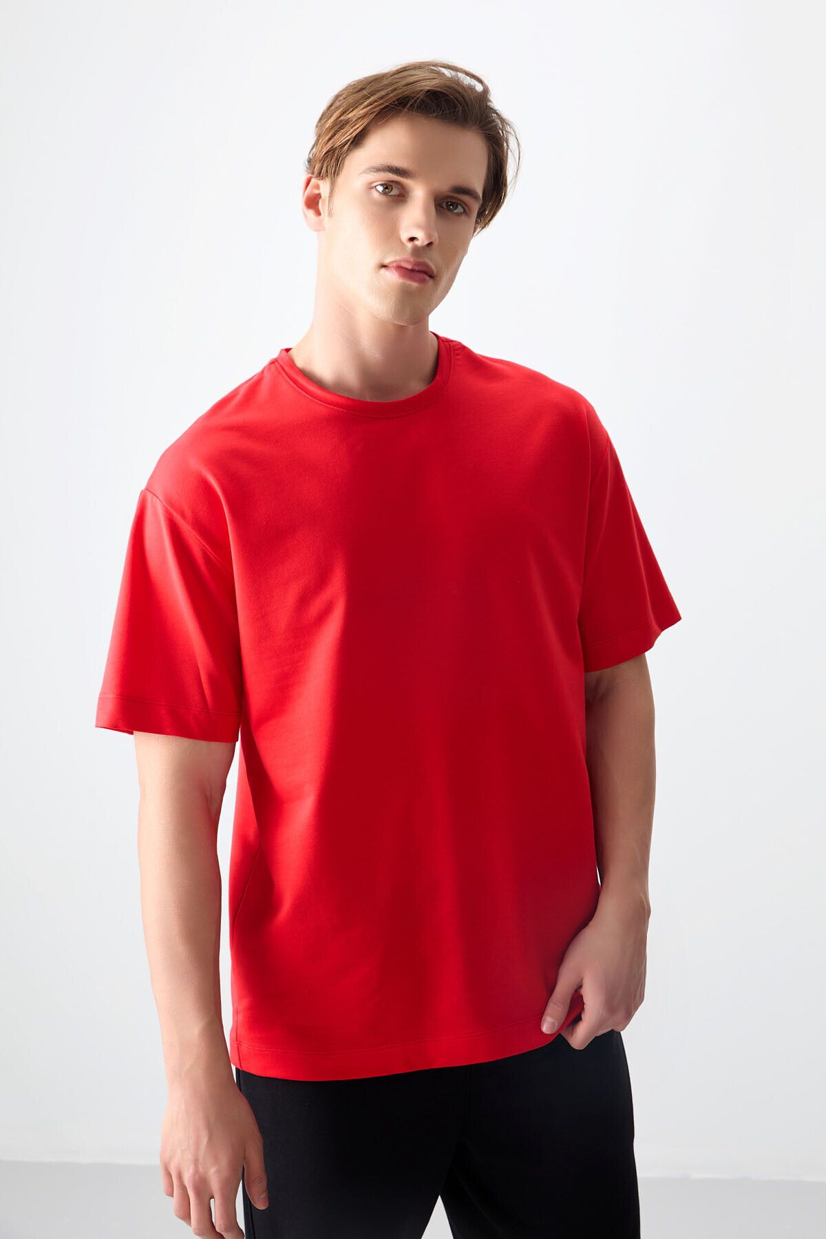 تی شرت مردانه فیستا پنبه ضخیم بافت نرم و مشرف به اساسی T SHIRT 88377 Air Jones