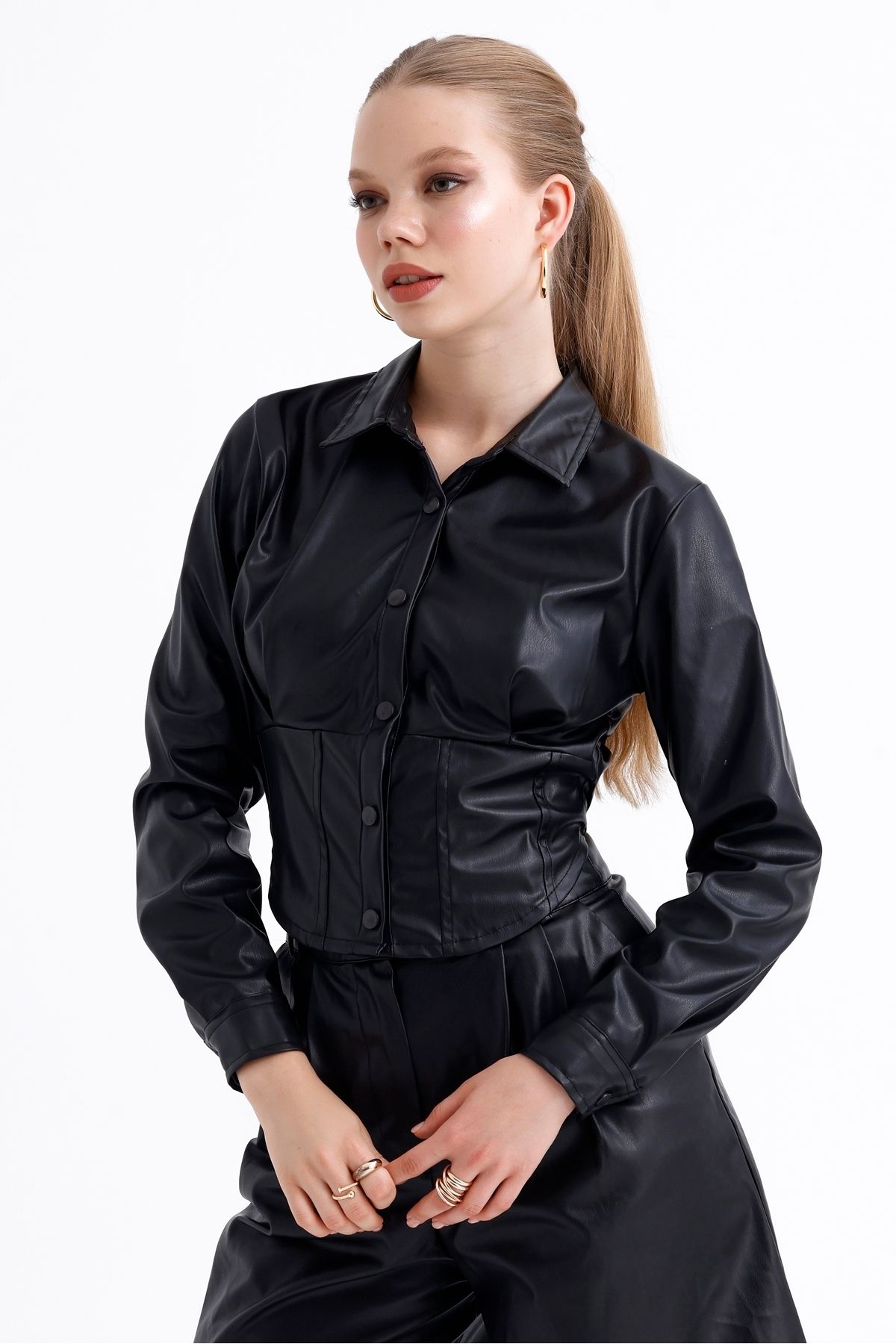 MD trend-Women's Pleat Detailed Leather Shirt with Corset and Snap Closure 2