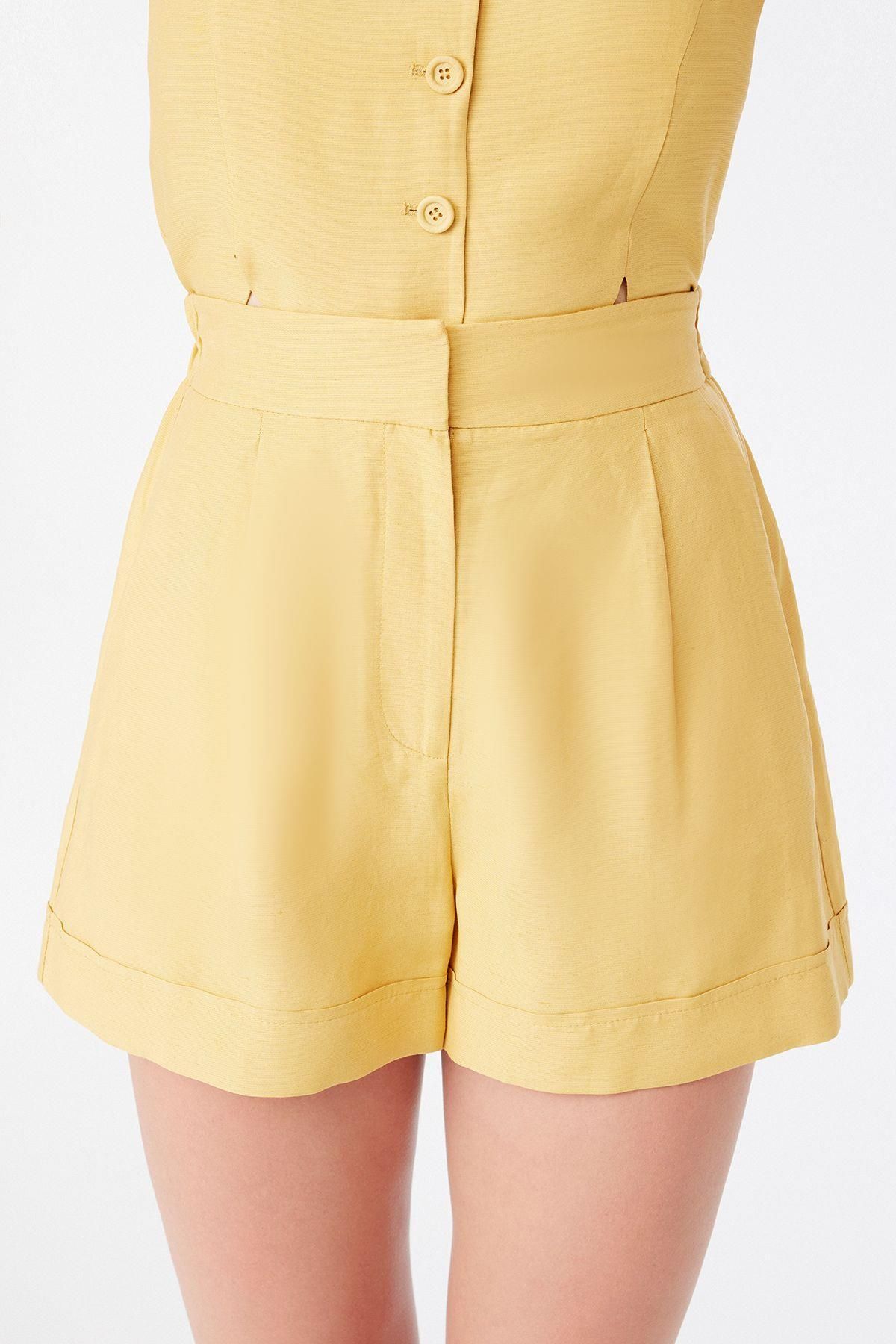 Rue Studio-Yellow Shorts with Side Pockets 5