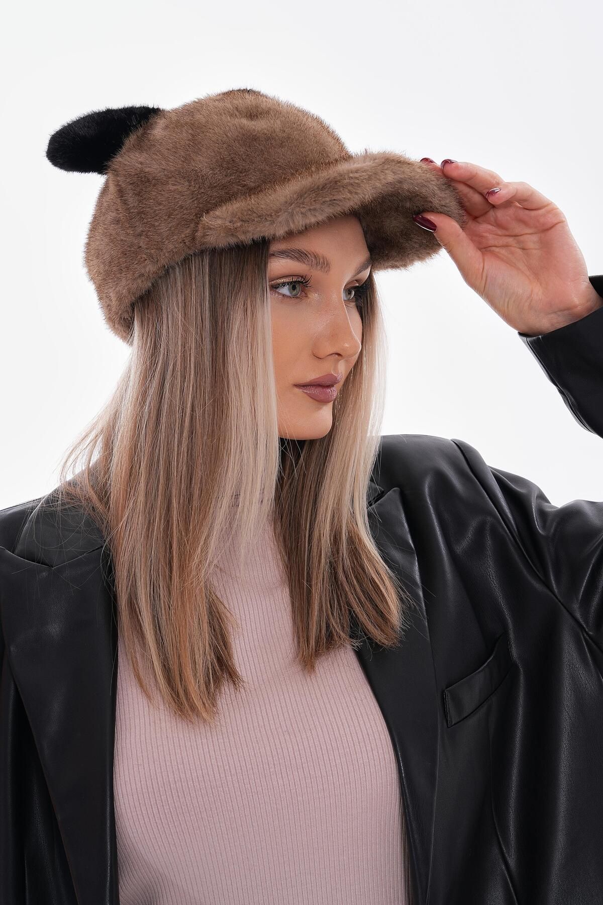 Axesoire-14666 Mink Plush Cap with Rabbit Headphones 4