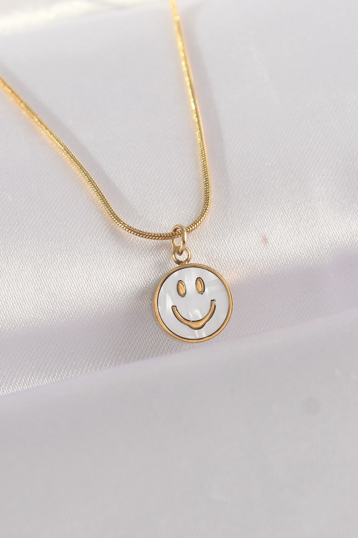 MMB Boutique 316L Çelik Zincir Altın Renk Mermer Desenli Minimal Smile Kolye