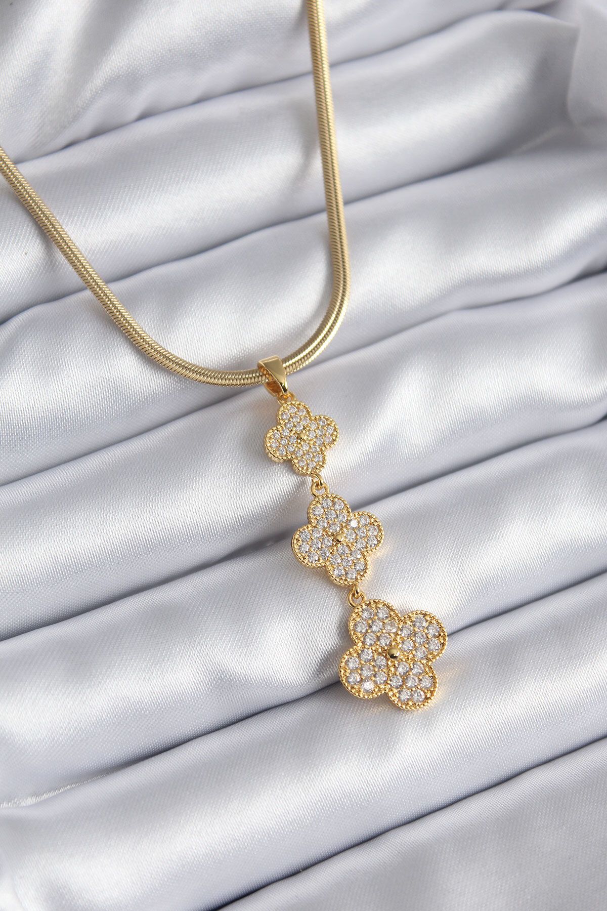 Evinso 316L Çelik Gold Renk İtalyan Zincir Zirkon Taşlı Yonca Model Kadın Kolye