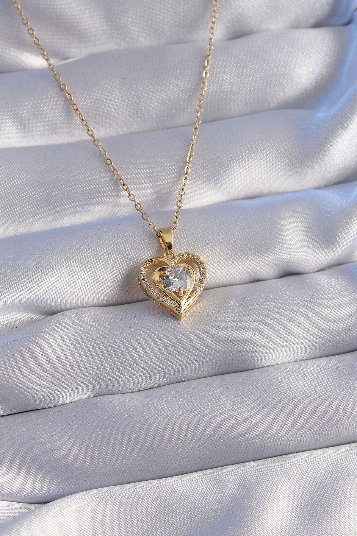BZK ACCESSORİES 316L Çelik Zincir Gold Renk Zirkon Taşlı Kalp Kolye