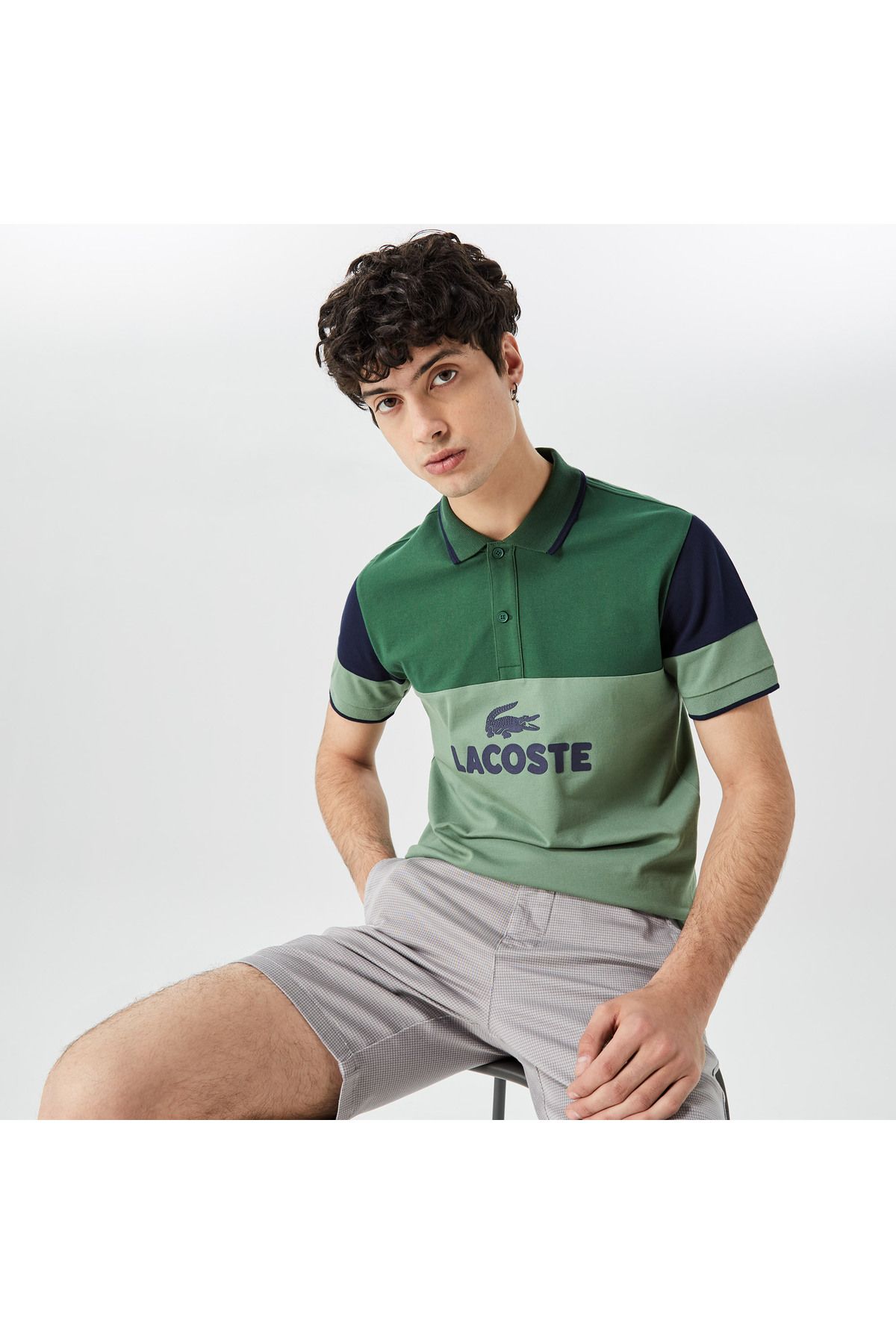 تی شرت یقه پولو سبز مردانه بلوک رنگی باریک چوگان Lacoste