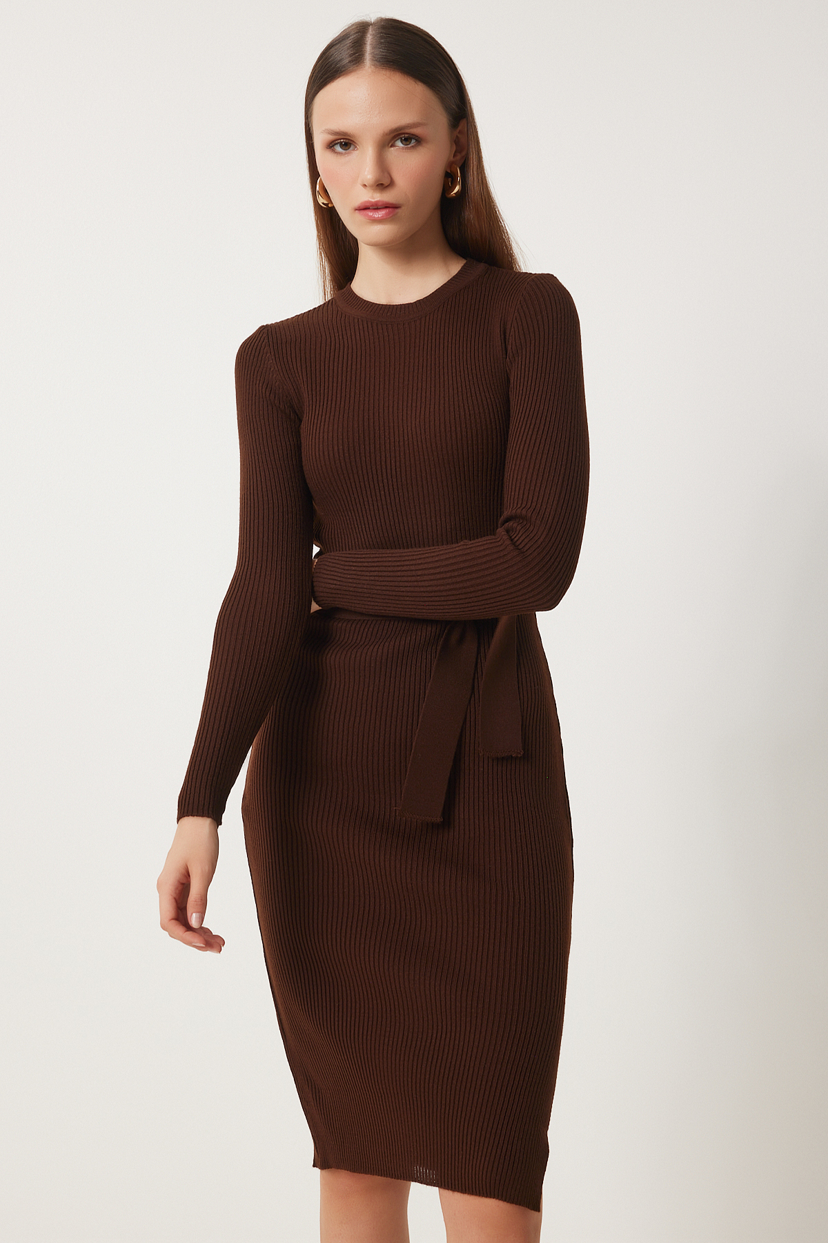 Happiness İstanbul Damska ciemnobrązowa sukienka z dzianiny z lycrą i okrągłym dekoltem MT00104