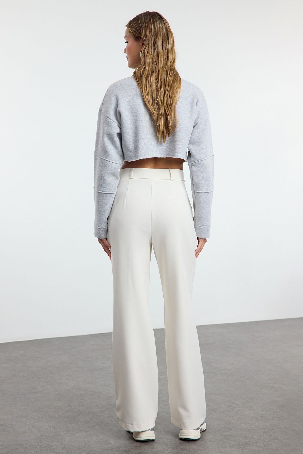Trendyol Collection-Ecrufarbene, plissierte Hose mit hoher Taille und weitem Bein – TWOAW21PL0076 5