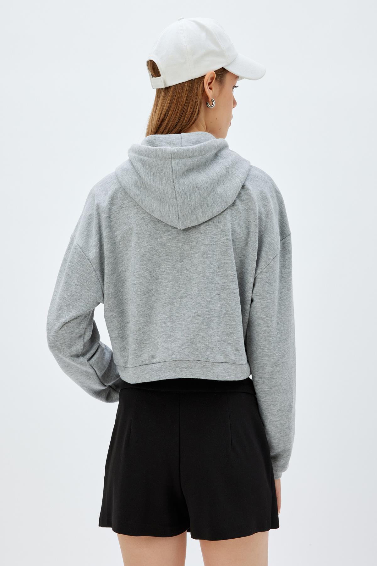 سویشرت زنانه خاکستری کوتونKoton | 5WAK10231EK اورجینال - تصویر 4