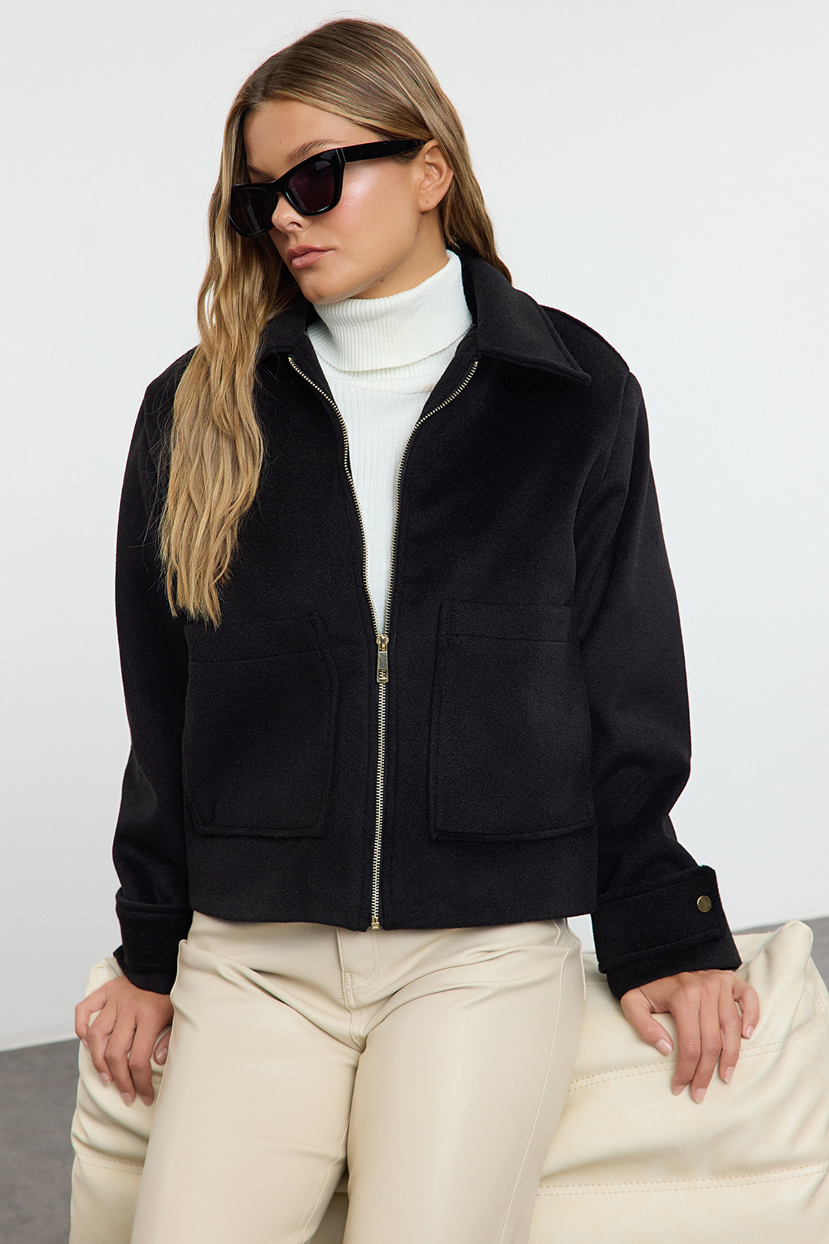  TRENDYOLM?LLA Siyah Oversize Kal?p Ka?e ?nce Ceket Mont