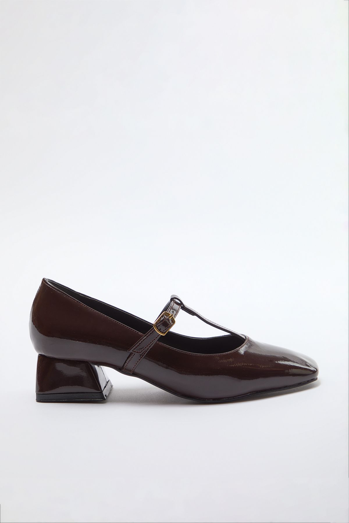 TRENDYOL SHOES-Brązowe damskie lakierowane skórzane buty typu Mary Jane na obcasie typu Block z paskiem w kształcie litery T Takaw25To00035 3