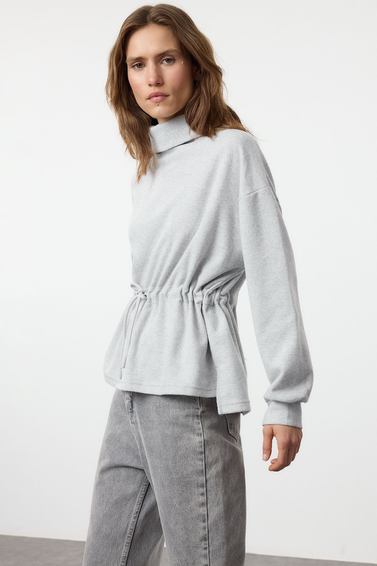 Trendyol Collection Szara Melanżowa Bluza Z Dzianiny Z Kołnierzem Typu Stójka - Twoaw24sw00146 Kobieta - S