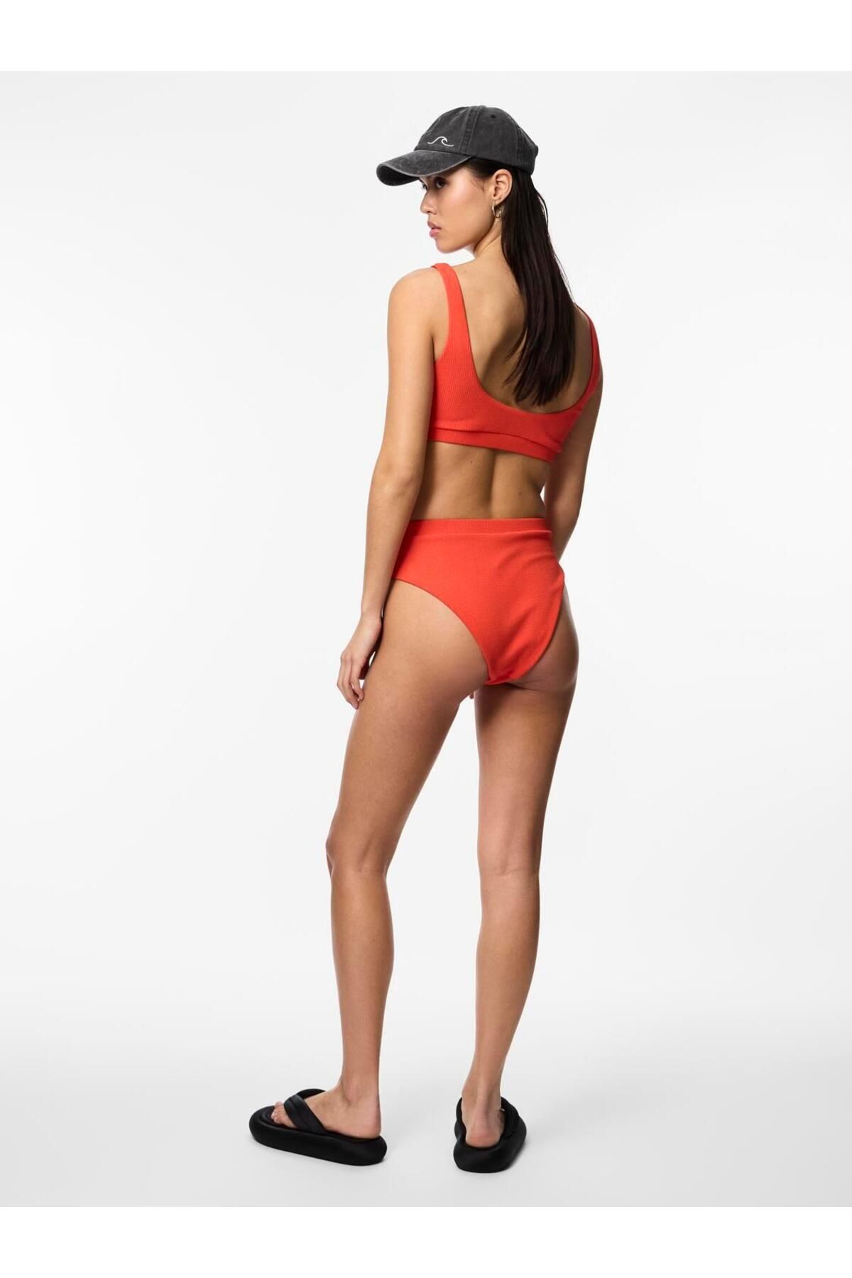 complete the look image