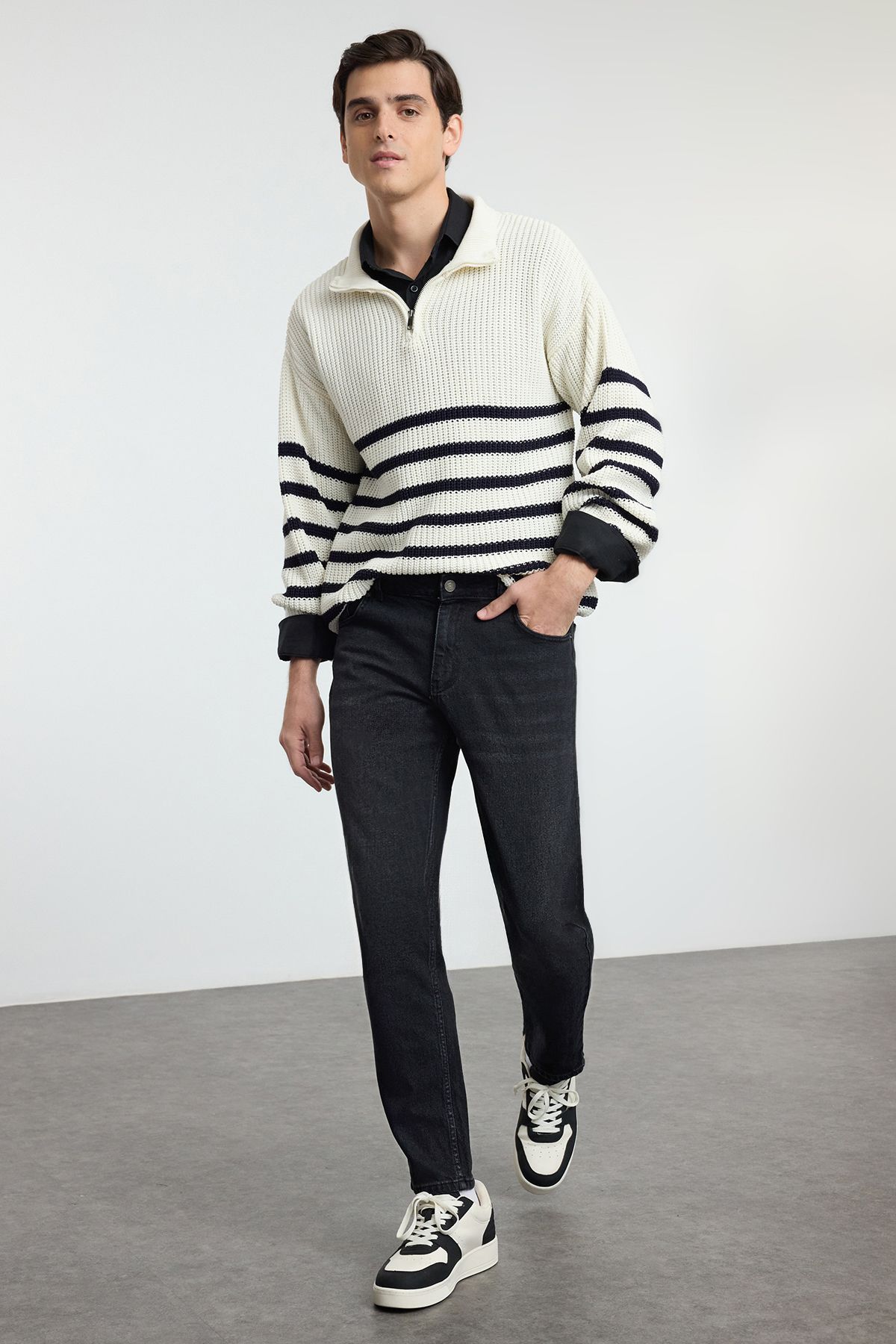 Trendyol Collection-Černé džíny Relax Fit Denim Jeans - Pánské džíny Tmnaw25Je00009 2