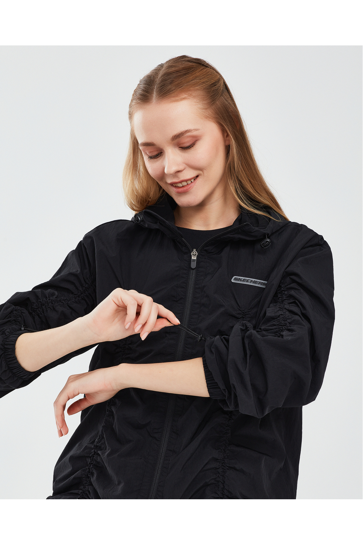 SKECHERS Micro Collection W Hooded Jacket Kadın Siyah Mont S241094-001 görsel 5