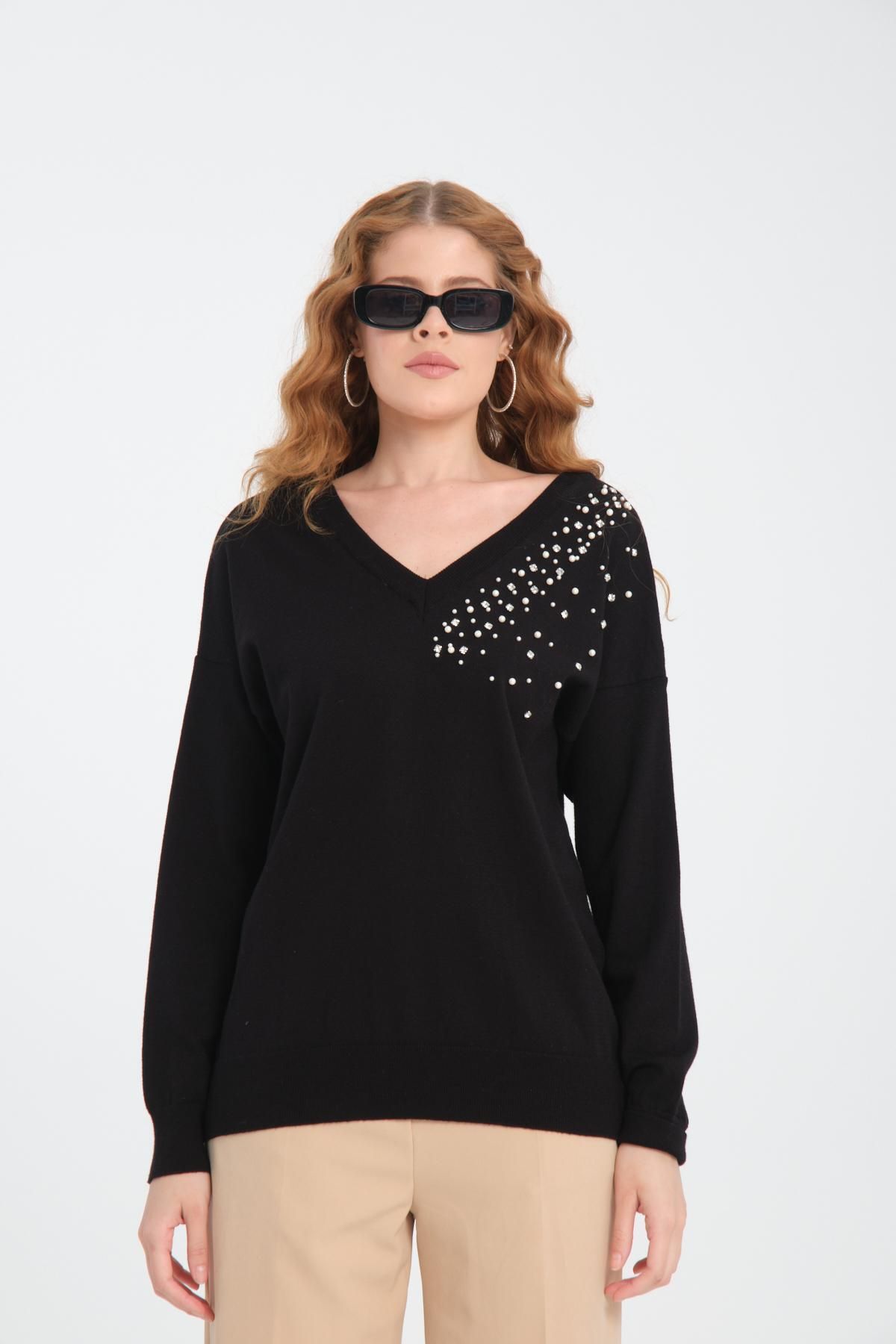 Moda Days-Women's Black Pearl Beaded V-Neck Sweater 1