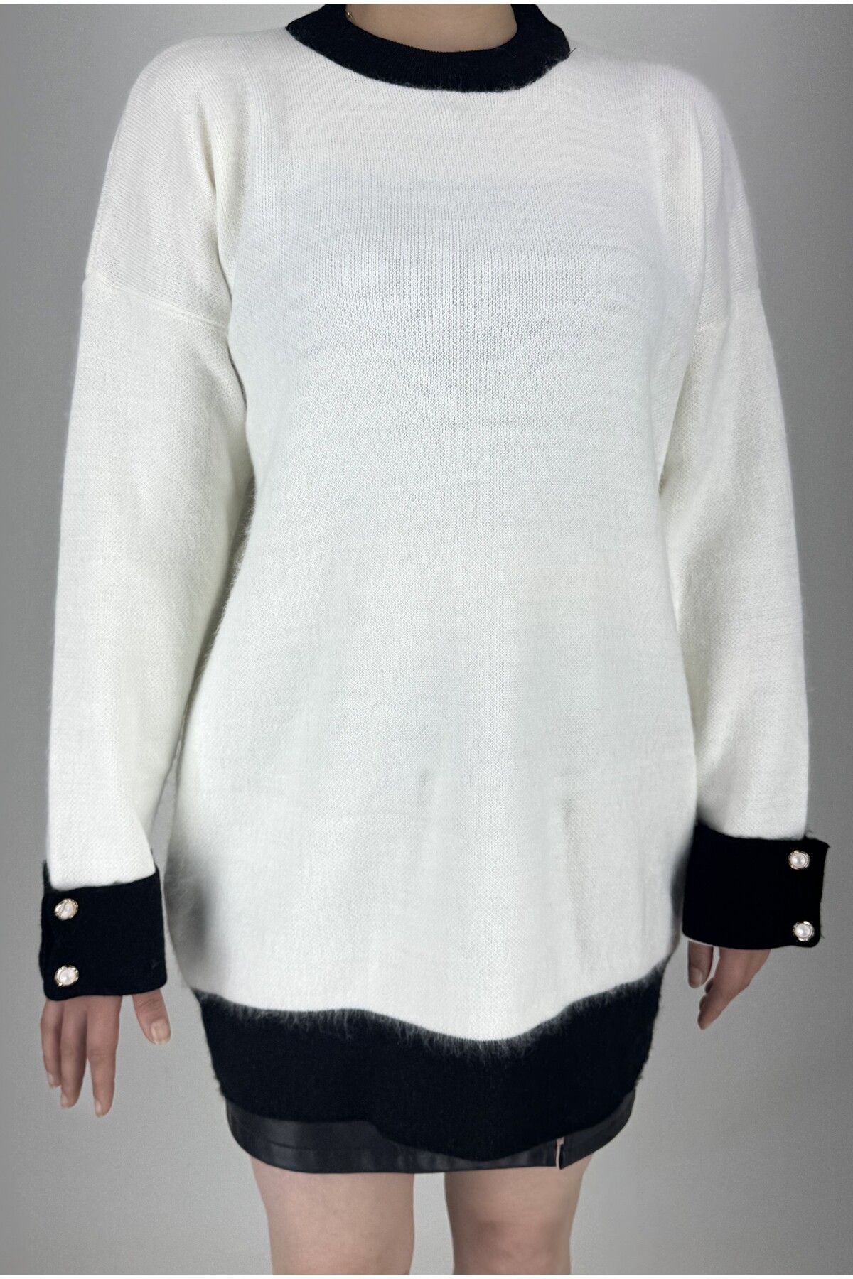 SHARON MODA-Women's Angora Sweater with Sleeve Button Detail 4