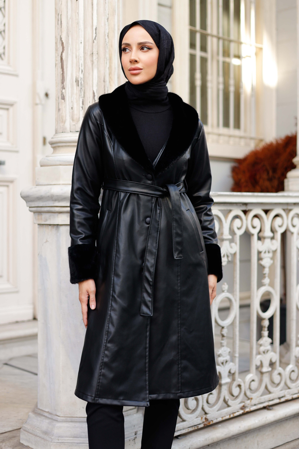 Pamuk Butik Kadın Astarlı Yakası Kürklü Deri Trençkot