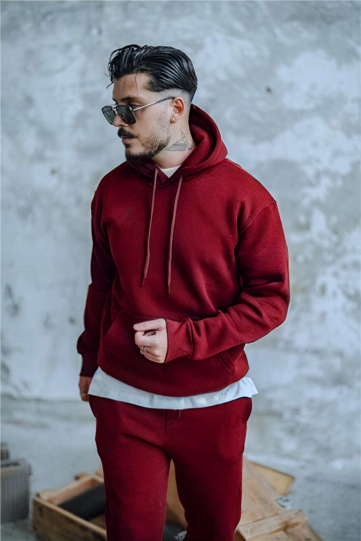 Erkek Kapşonlu Oversize 3 İplik Şardonlu Lastikli Paça Eşofman Takımı — زرشکی YLETK0035 — تصویر 2 از 5