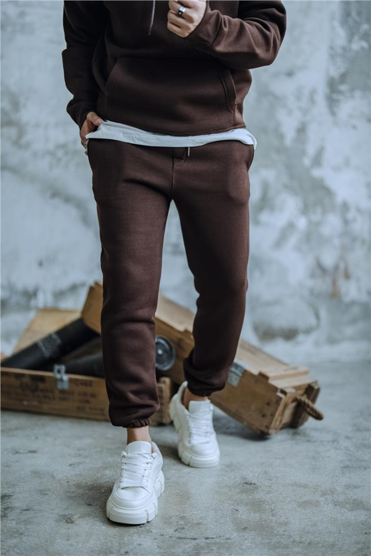 Erkek Kapşonlu Oversize 3 İplik Şardonlu Lastikli Paça Eşofman Takımı — قهوه‌ای YLETK0035 — تصویر 4 از 5