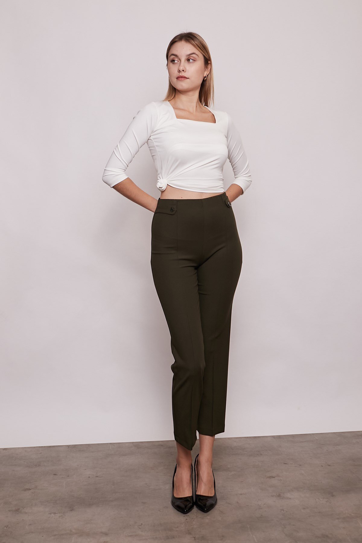 Women's High Waist Front Stitched Waist Epaulette Buttoned Pipe Leg Fabric Pants-Dark Green