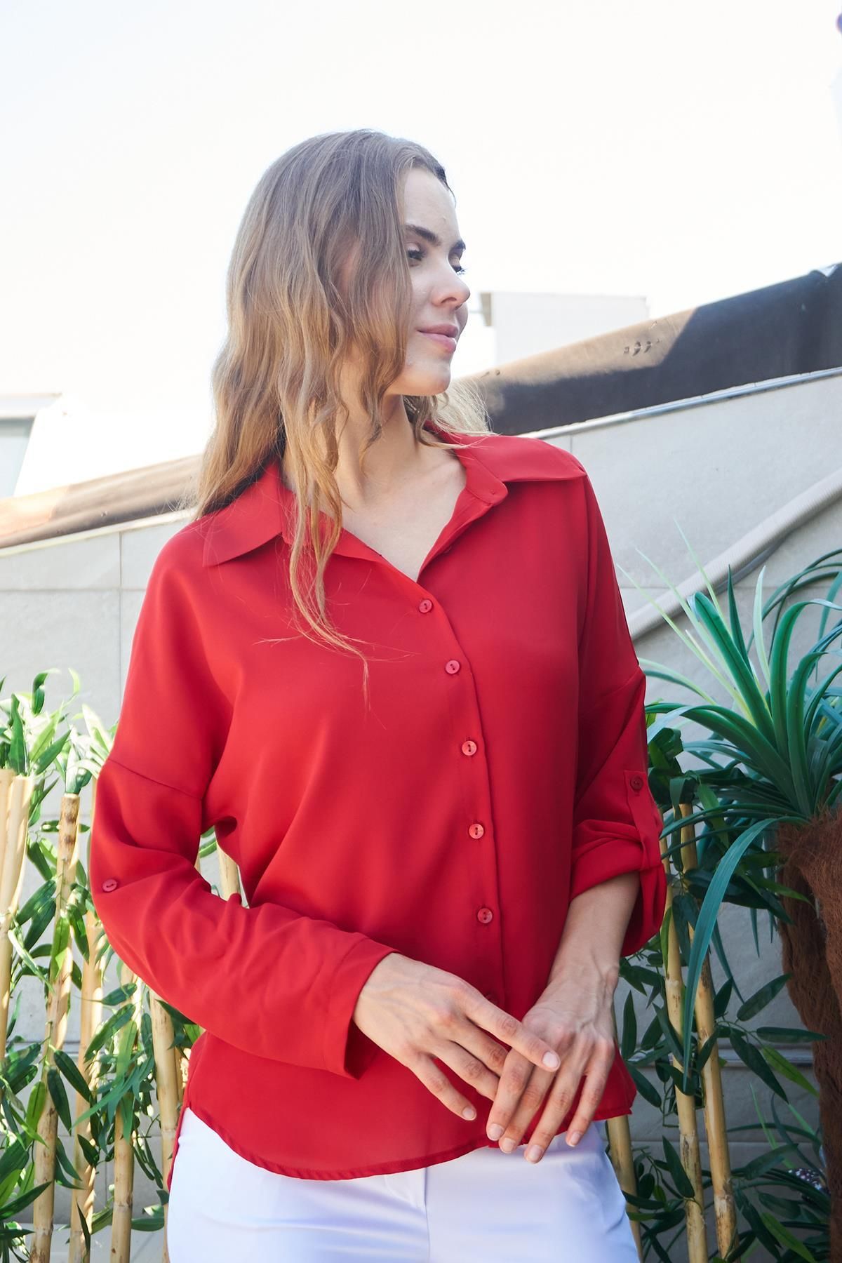 Jument-Stylish Red Long Sleeve Shirt with Epaulettes - Backless, Lycra Free 1