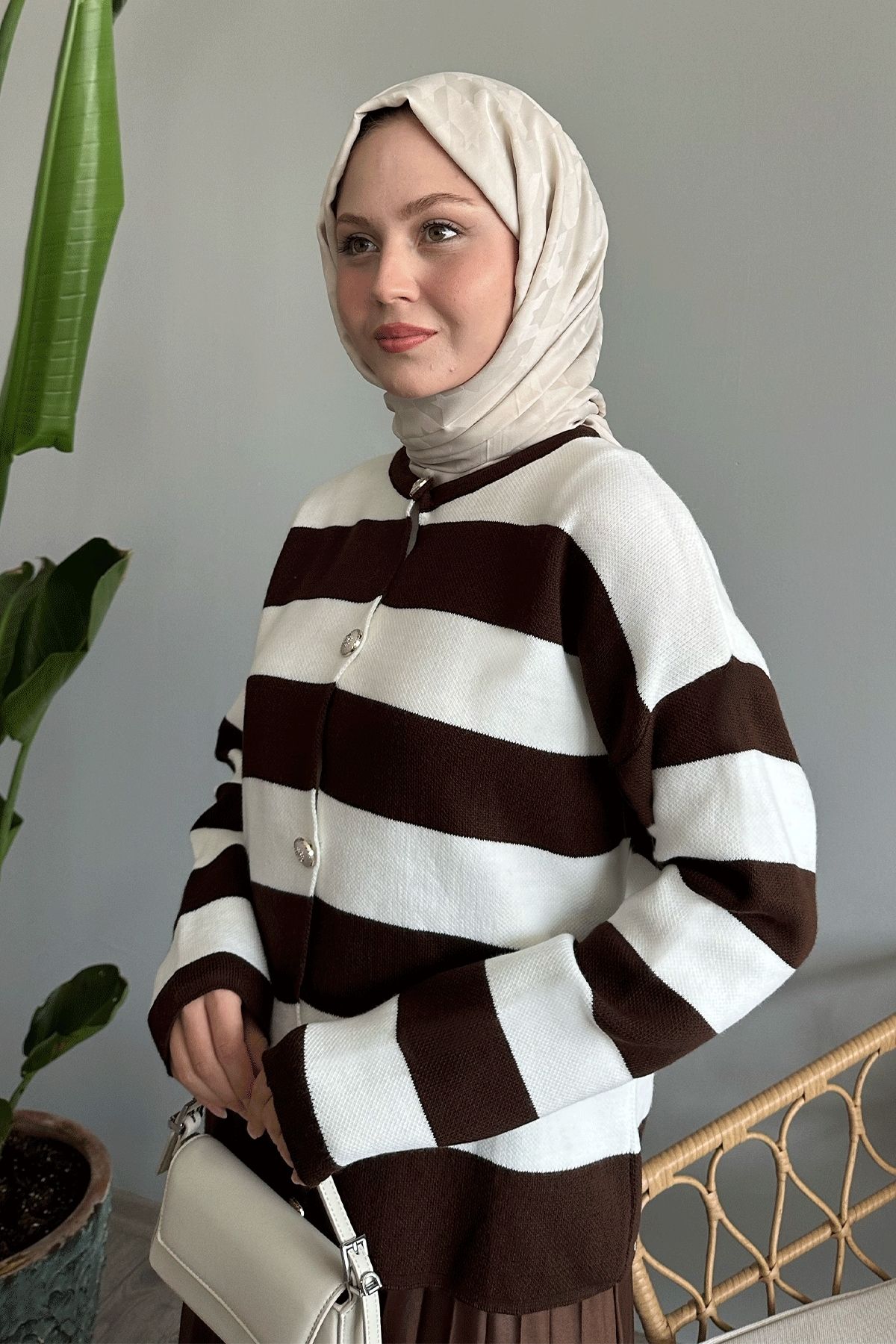 InStyle-سترة تريكو مخططة بأزرار ذهبية 3