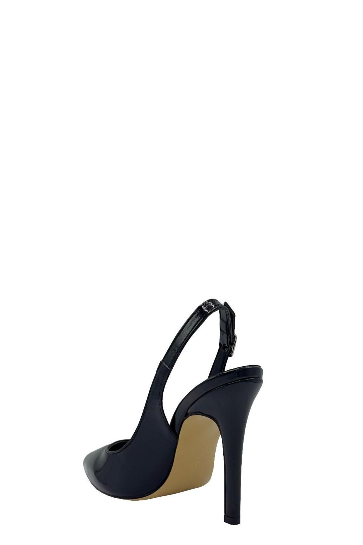 استیلتو 010 0030 چرم ثبت اختراع سیاه Moulin Shoes