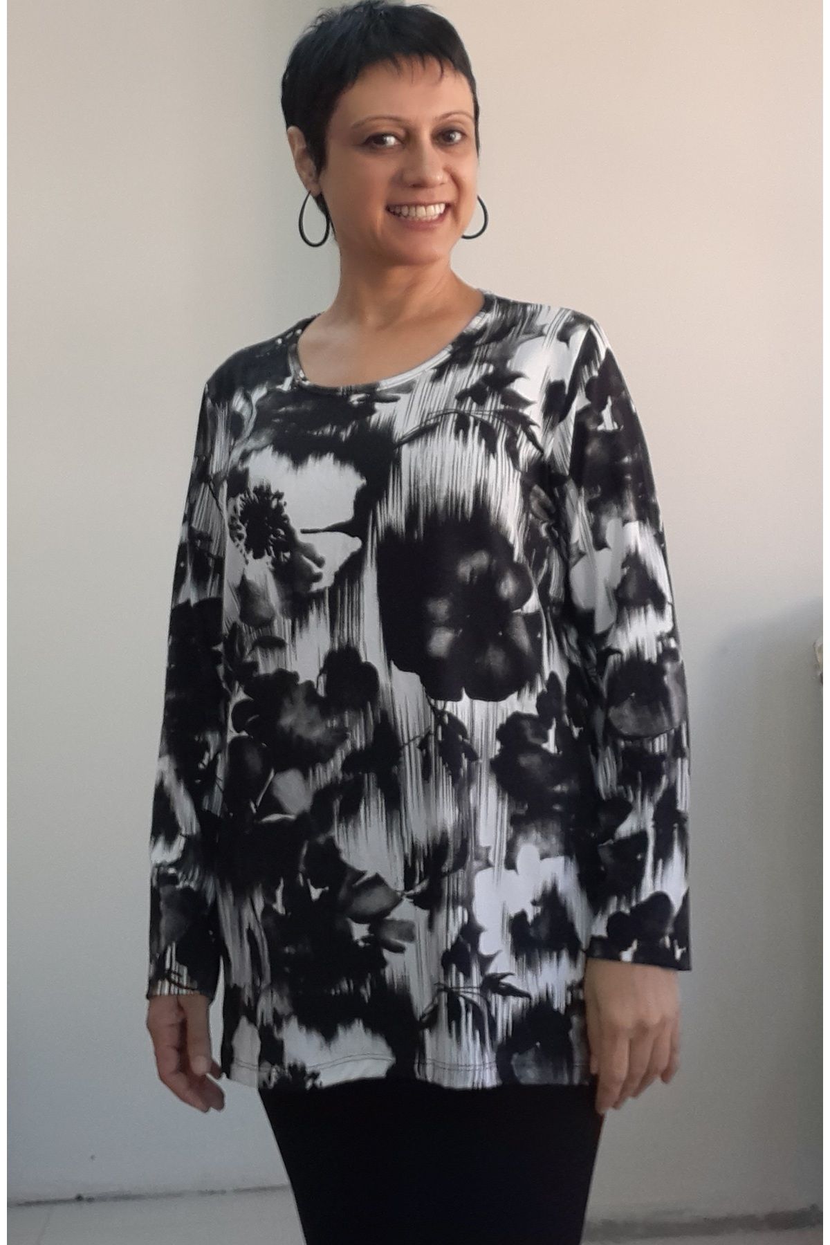 Mertcan Butik-Black and White Rose Print Long-Sleeved Combed Cotton Viscose T-Shirt 2