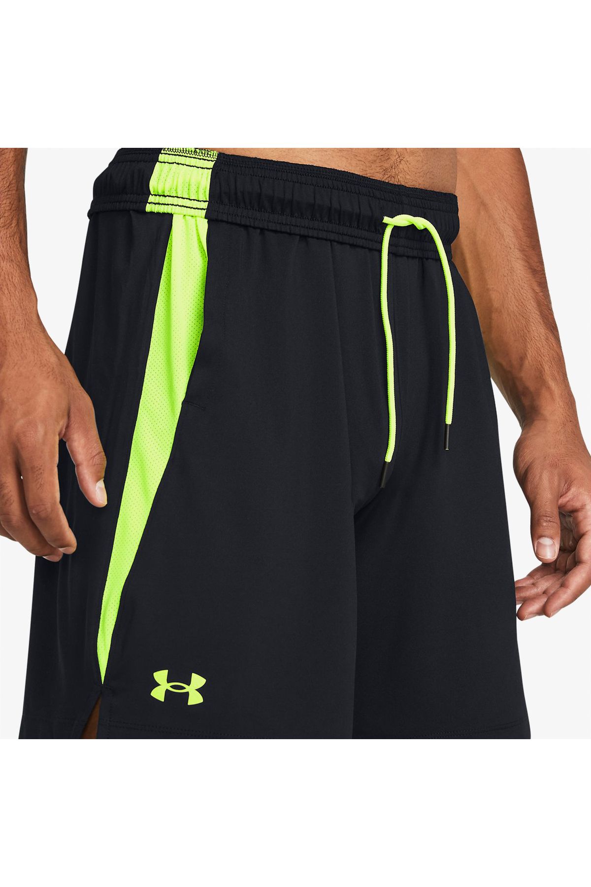 Under Armour-Tech? Vent Men's Black Shorts 4