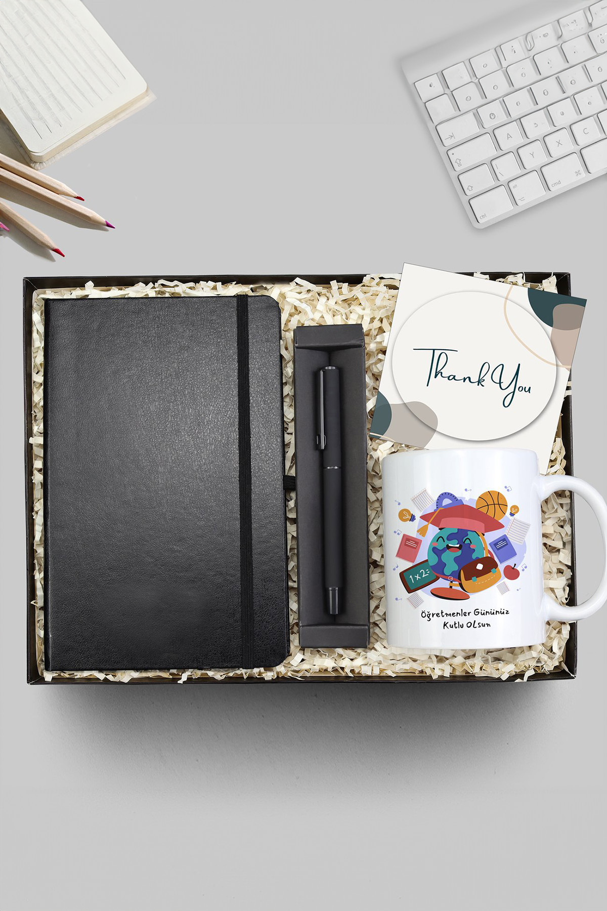 Trendmiya Tasarım Kupa & Defter & Mat Roller Kalem Öğretmenler Günü Hediye Seti