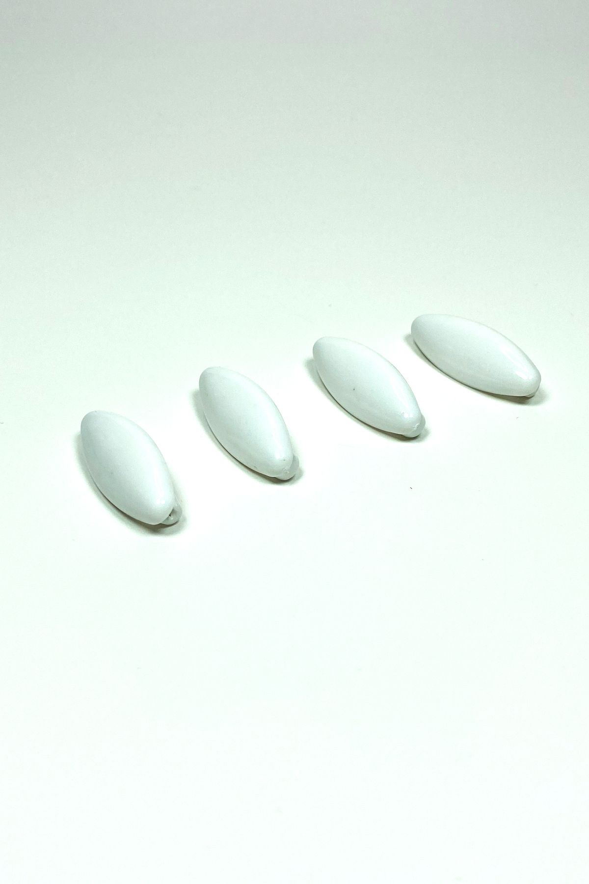 Royaleks 4 Adet Plastik Çengelli Eşarp Ve Şal İğnesi Beyaz 4 cm